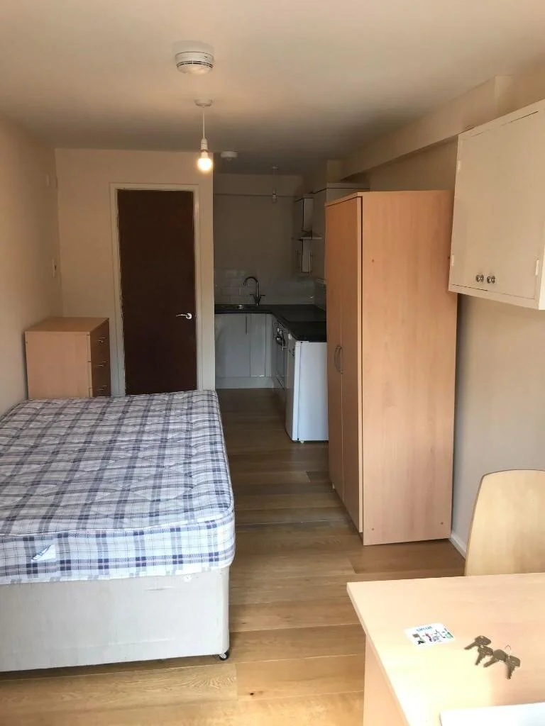 studio-flat-to-rent-portswood-road-southampton-lettings.jpg