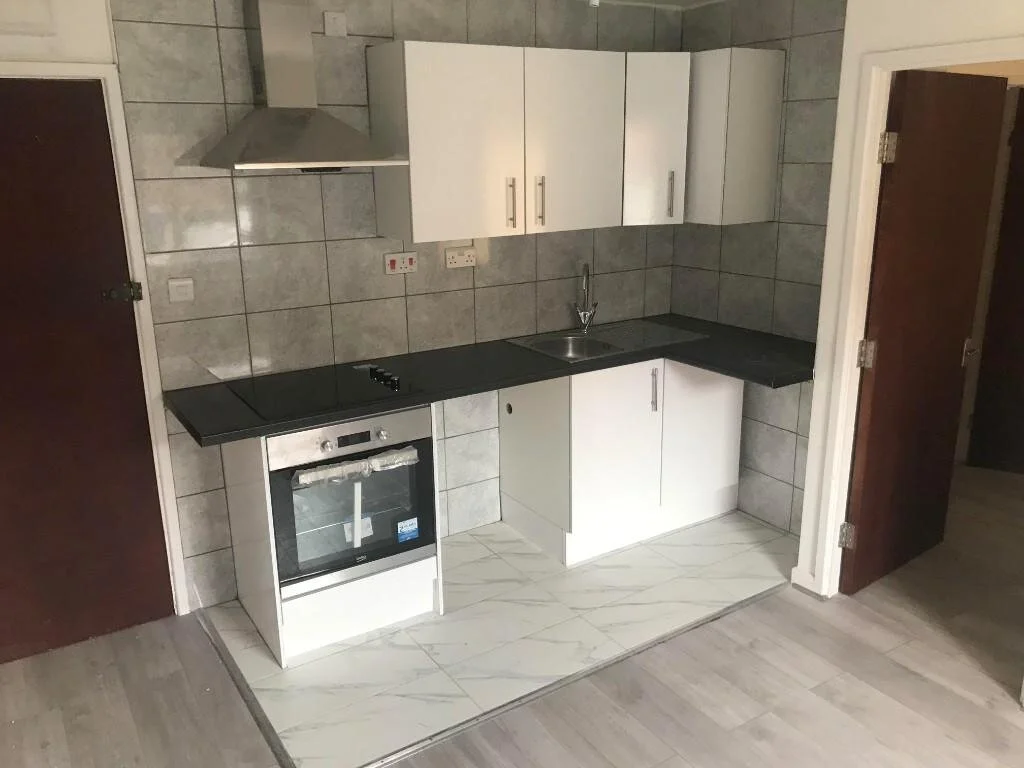 flats-to-rent-london-road-southampton-kitchen.jpg