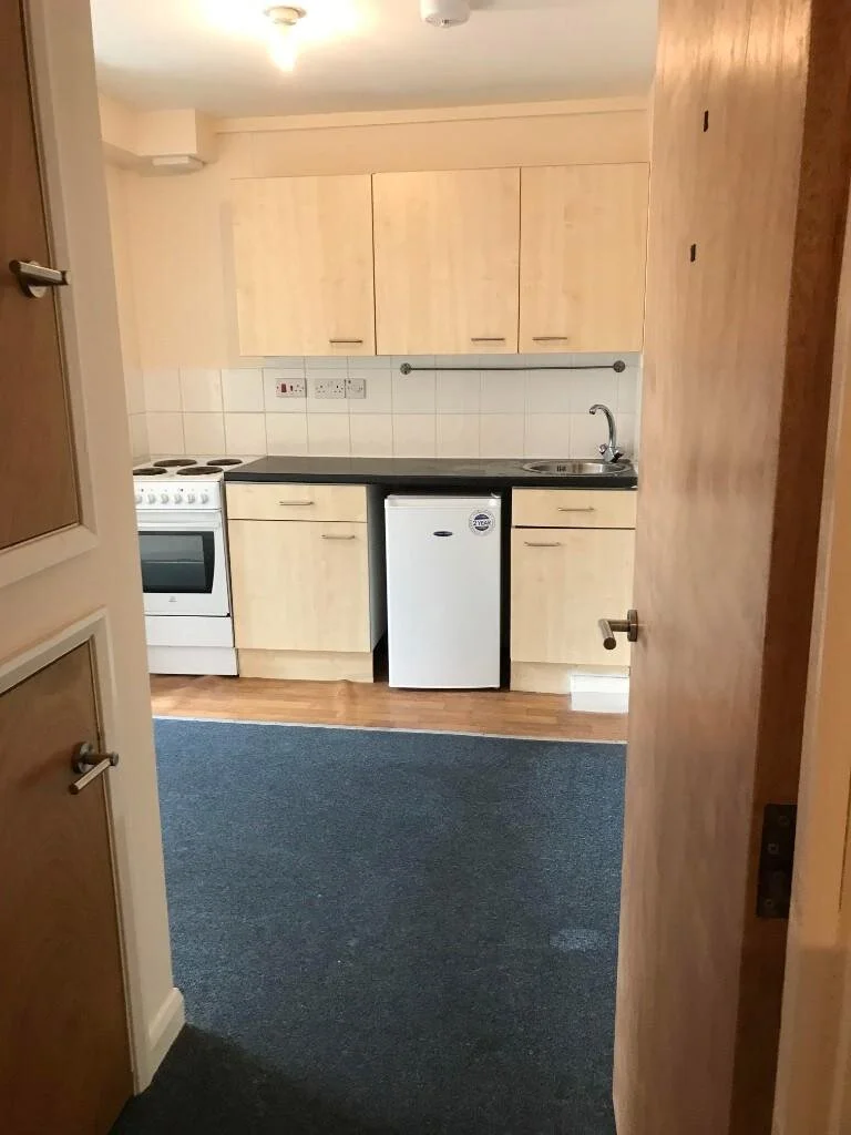 flats-to-rent-salisbury-street-southampton-2-bed-kitchen.jpg