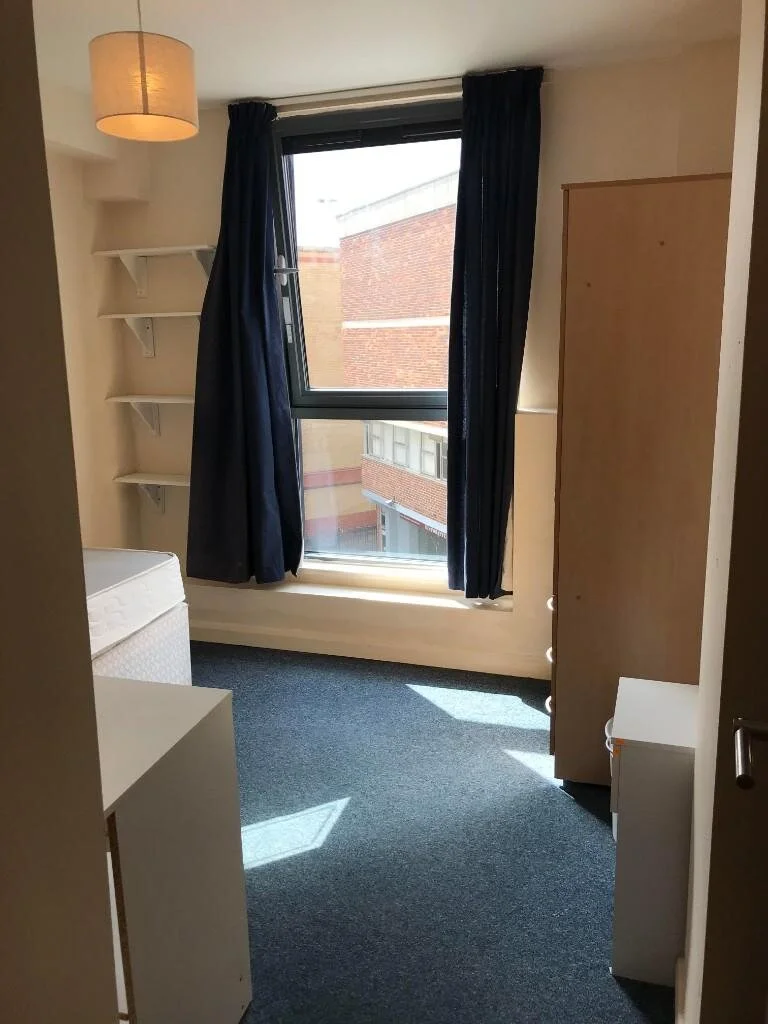 flats-to-rent-salisbury-street-southampton-bedroom.jpg