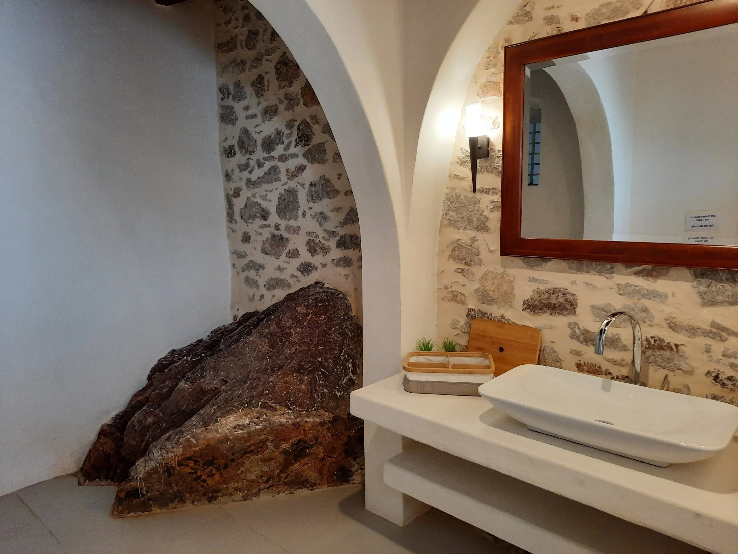 Bathroom - Bed 1 and 5.jpg