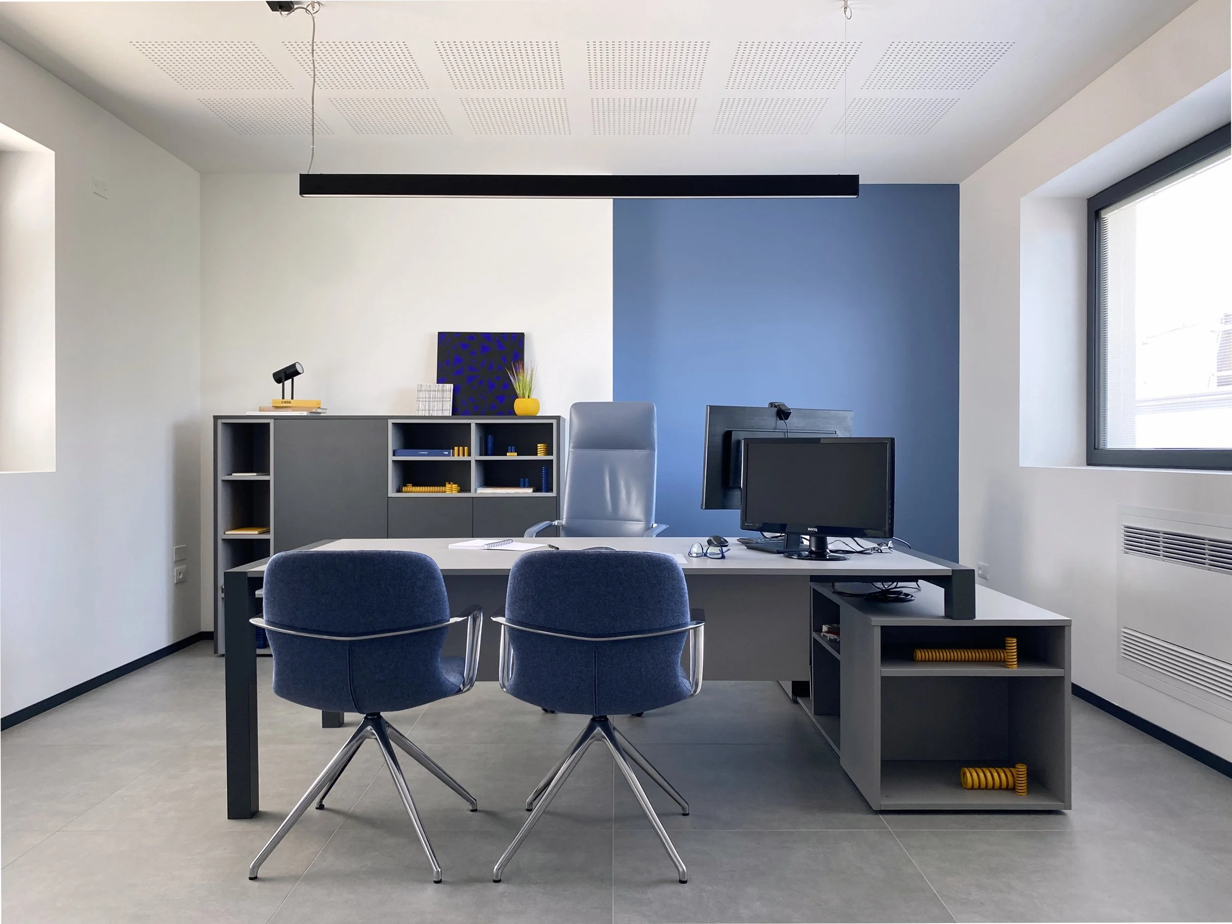 IMG_9075_ufficio matteo frontale.jpg