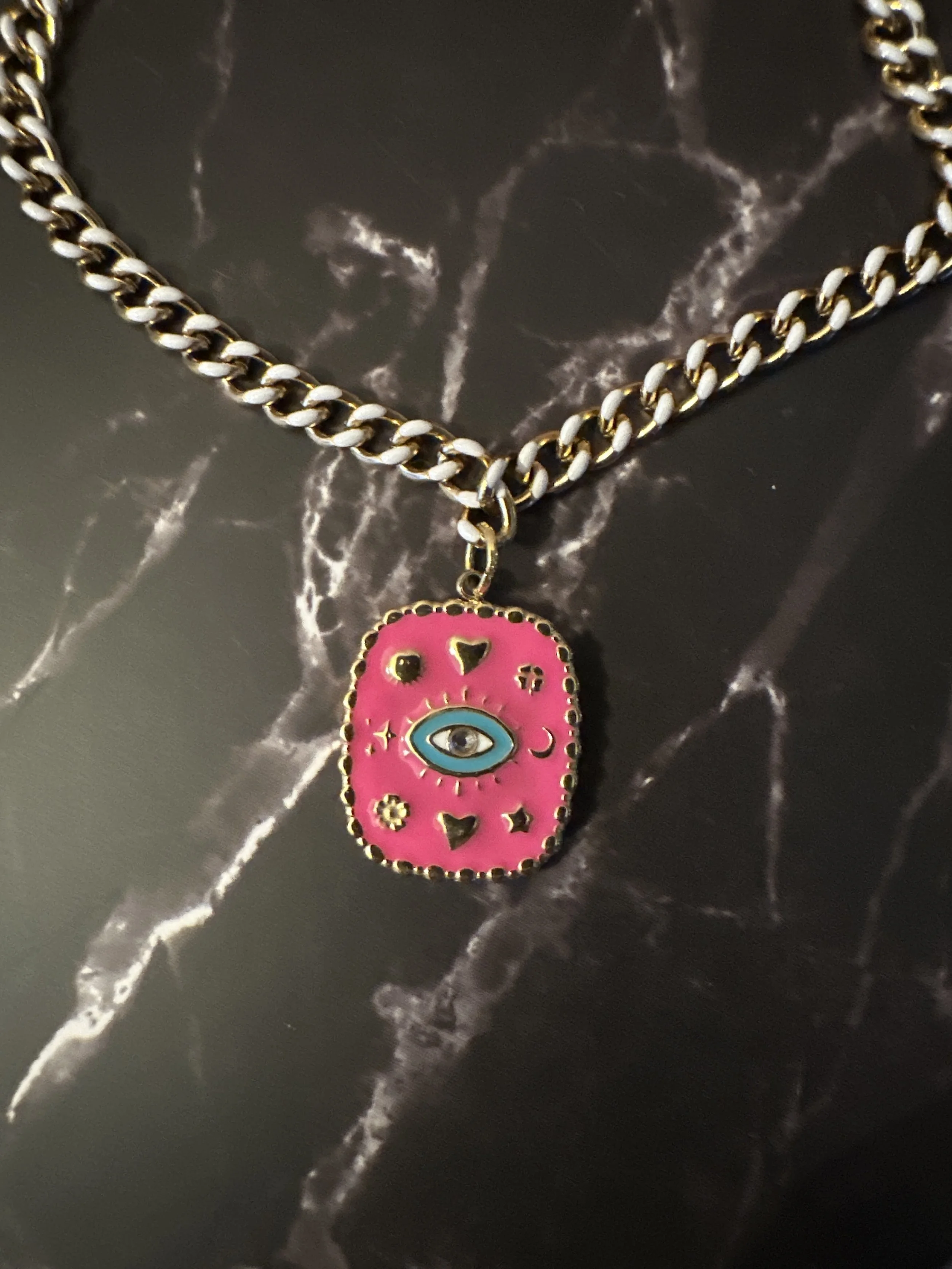 ✨ Collier Talisman « L’Amulette aux 9 Symboles »