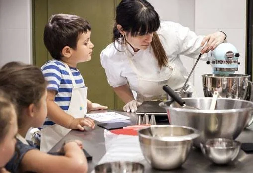 Consulting et conception d'ateliers de pâtisserie végétarienne pour enfants déployés dans les hôtels Bienvenue, avec formation des équipes et création des supports pédagogiques.