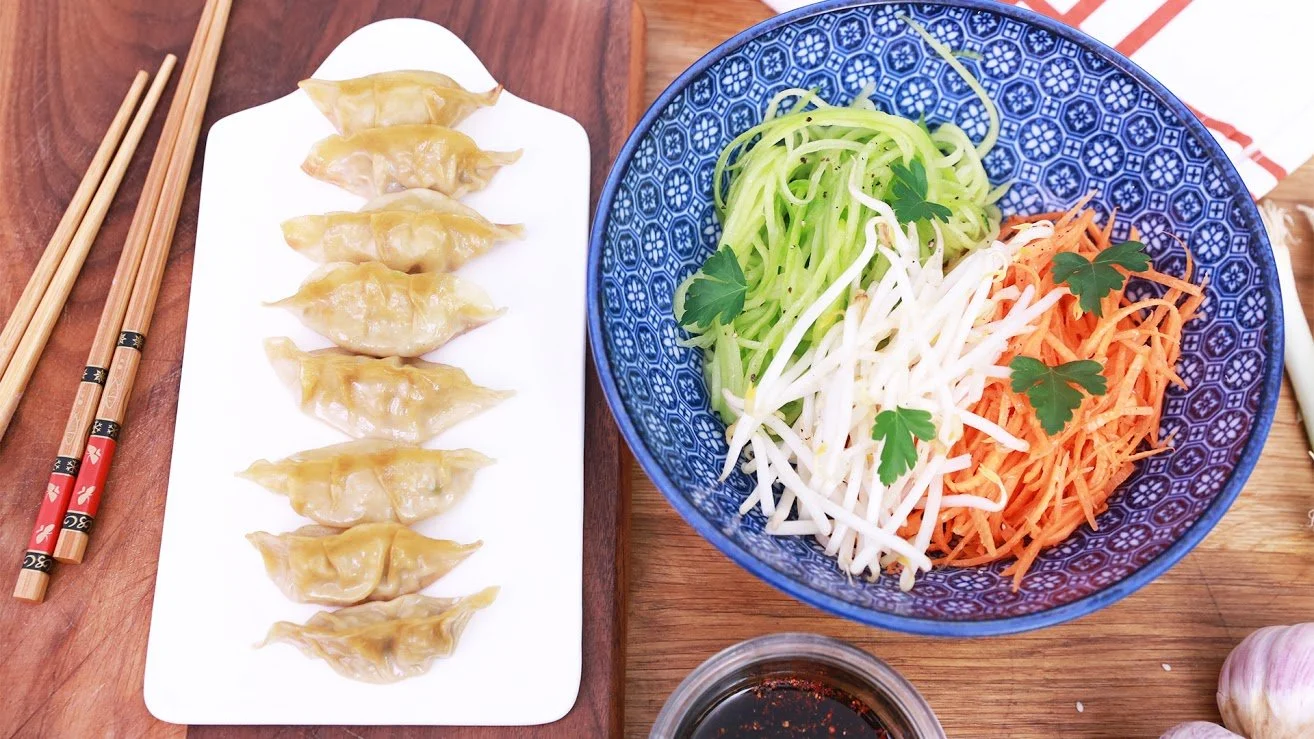 Gyozas végétariennes aux légumes frais, création culinaire réalisée pour Interfel dans le cadre d'un projet flexitarien, illustrant une cuisine veggie gourmande et accessible.