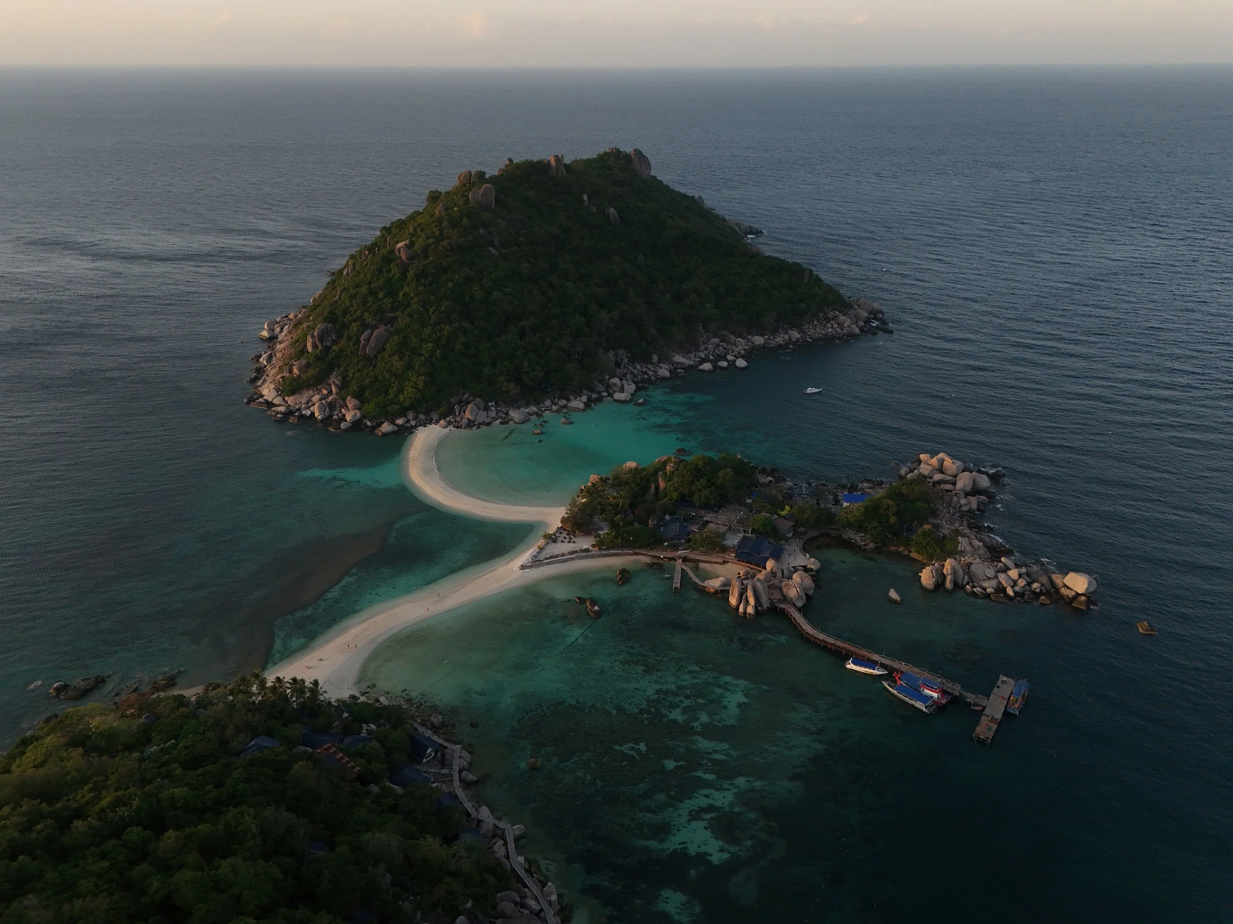 dji_fly_20250516_195000_0933_1767630578404_photo.jpg