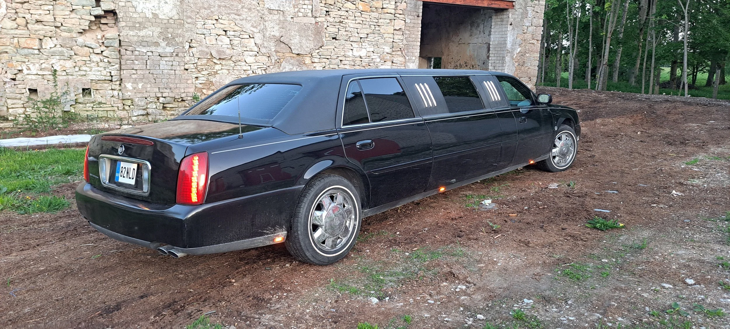 2002 Cadillac DeVille Limousine
