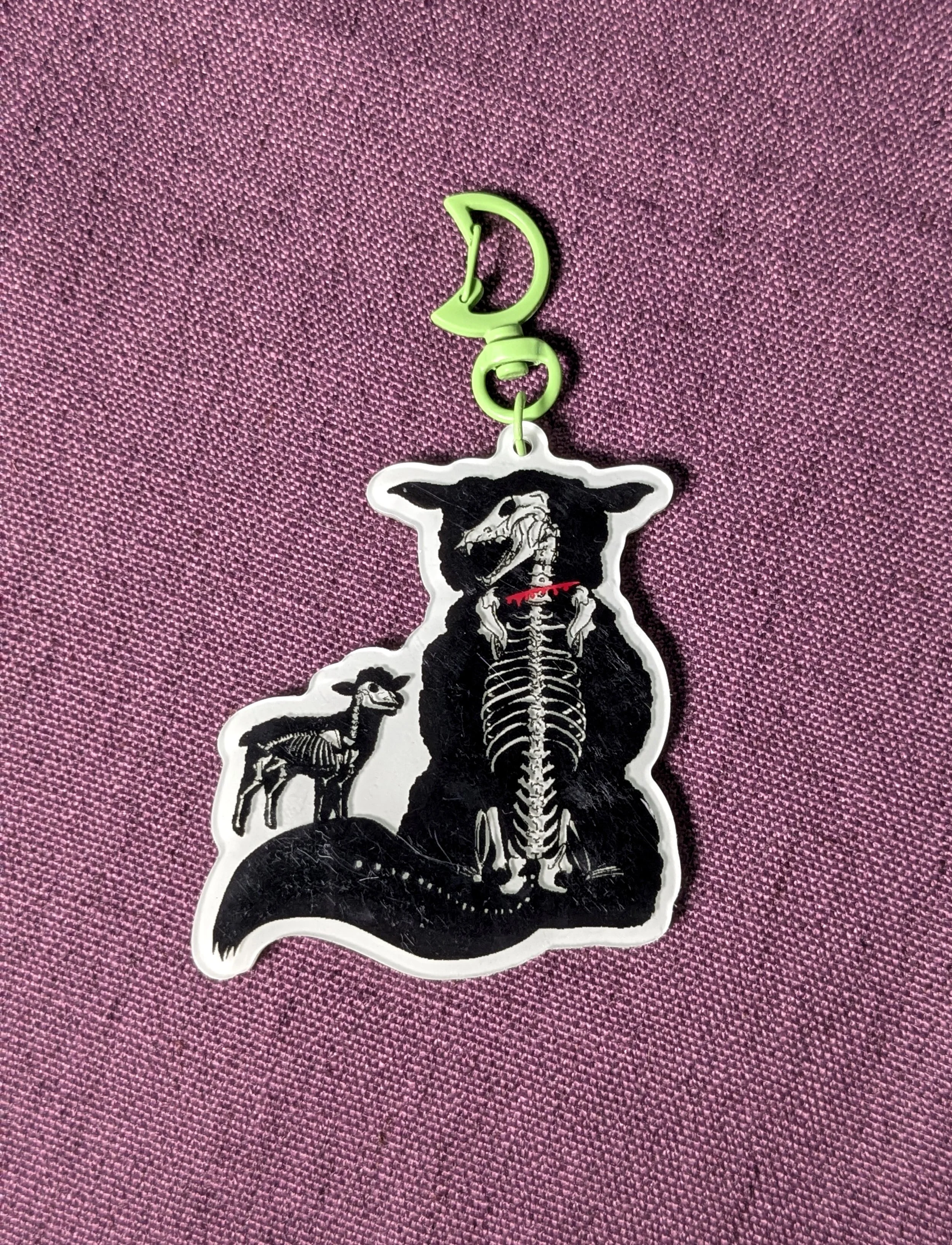 wolf keychain pic 3.jpg