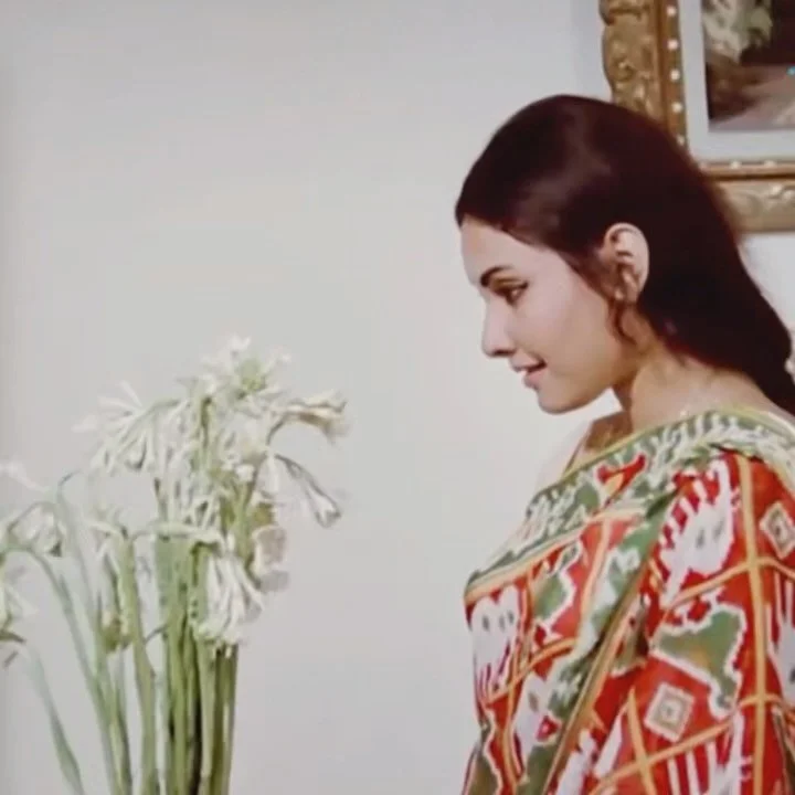 🤍🌬️ come see us @littleriverflea on saturday, Oct 18. I&rsquo;ll have flowers, my oils and a few intentional vintage dresses and accessories from my travels. Every piece comes with a story you&rsquo;ll have to sit through if you want to buy 🍈🍈

F