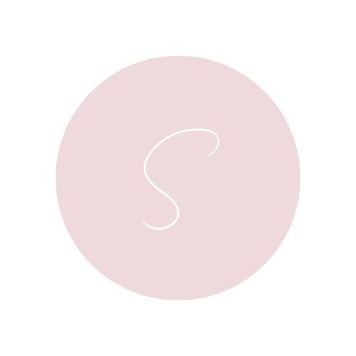 Soft pink circle with with S in the centre to represent the R in the REST method by Sleepy Mums, the S stands for Settle