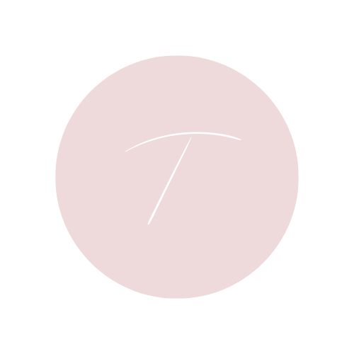 Soft pink circle with with T in the centre to represent the R in the REST method by Sleepy Mums, the T stands for Teach