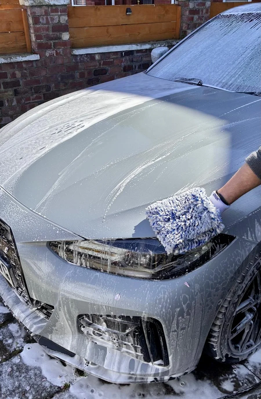 BMW i4 getting contact wash
