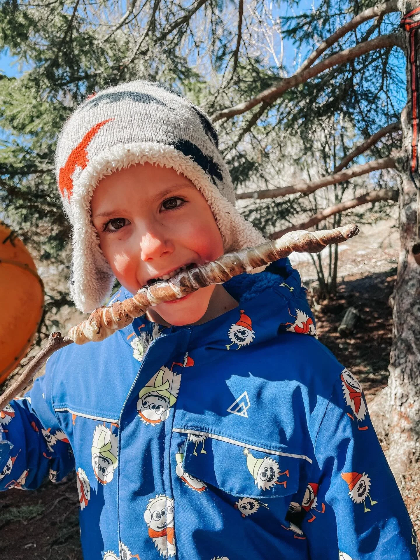 WEEK TEN | WINTER SESSION | FRIDAY CREW | BRIGHTON

Weekly Theme: Nature&rsquo;s Growth Spurt | Equinox Explorers

We started our day in morning circle with story stones, and during snack we talked about the spring equinox and the different signs tha