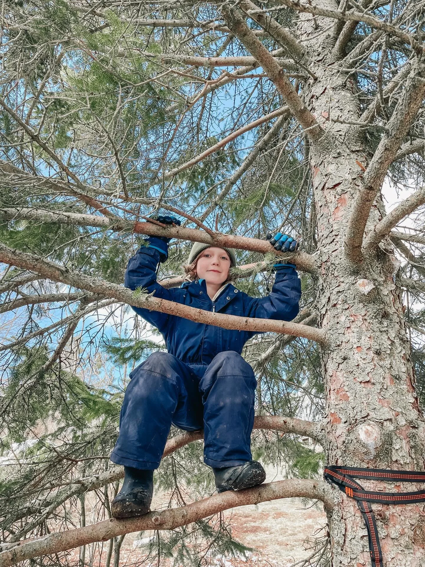 WEEK ONE | SPRING SESSION | TUESDAY CREW | BRIGHTON

Theme: Mud Mania | CommUNITY In The Mix

A wintery start to our spring session, with a mini blizzard at drop off! We began our day in circle getting to know each other through games and sharing. Th
