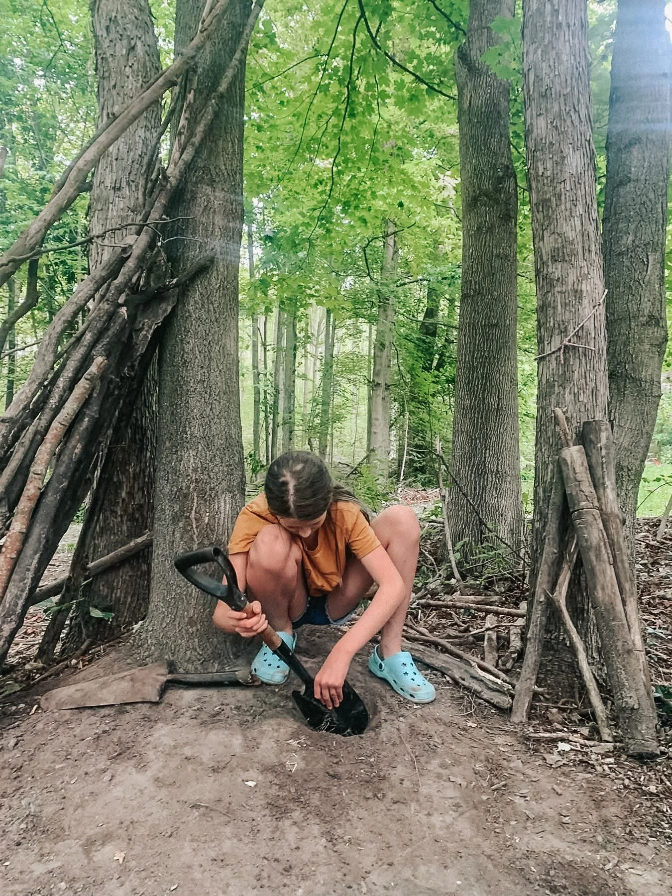WEEK ONE | FALL SESSION | CAVAN | THURSDAY CREW 

Weekly Theme: The Wild Beginning | Arrive &bull; Belonging &bull; Connection

Thursday what a great beginning! 

We started our day with a tour of the land and our child of the wild anthem at Circle. 