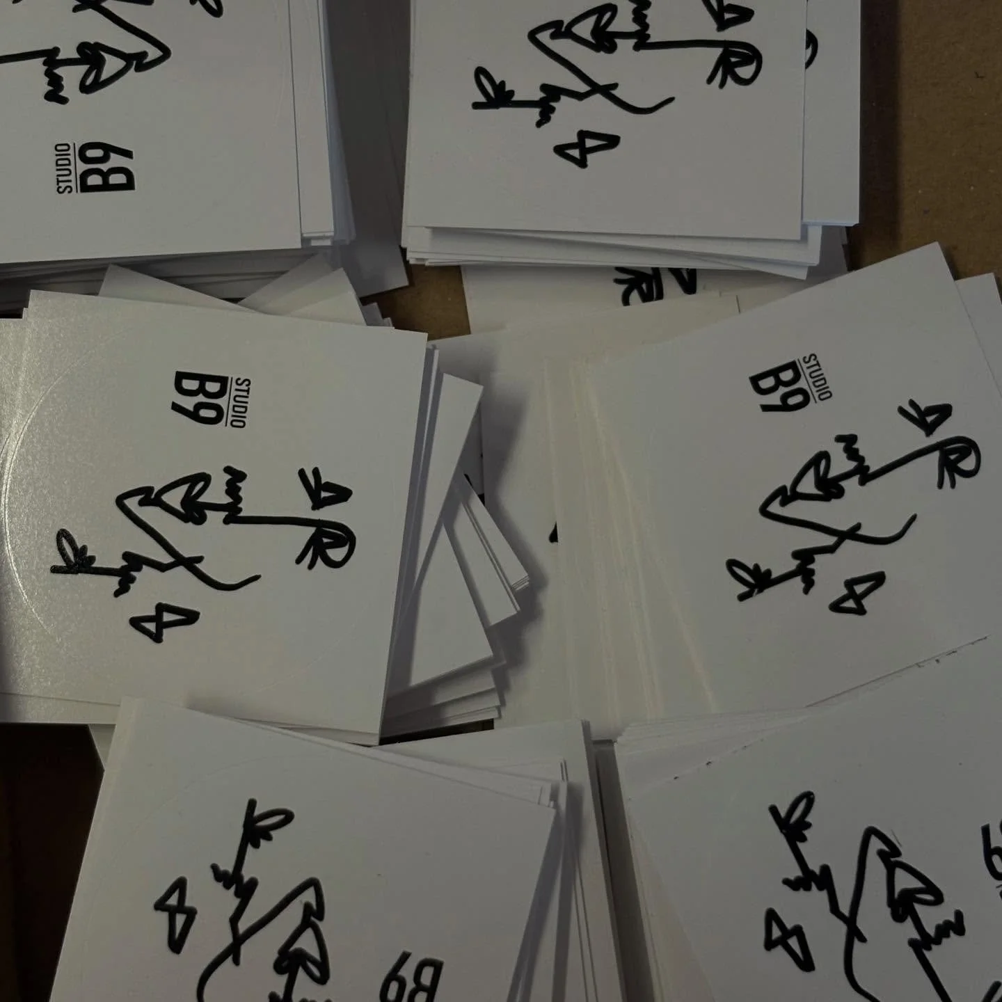 STUDIO B9 ZUM KLEBEN