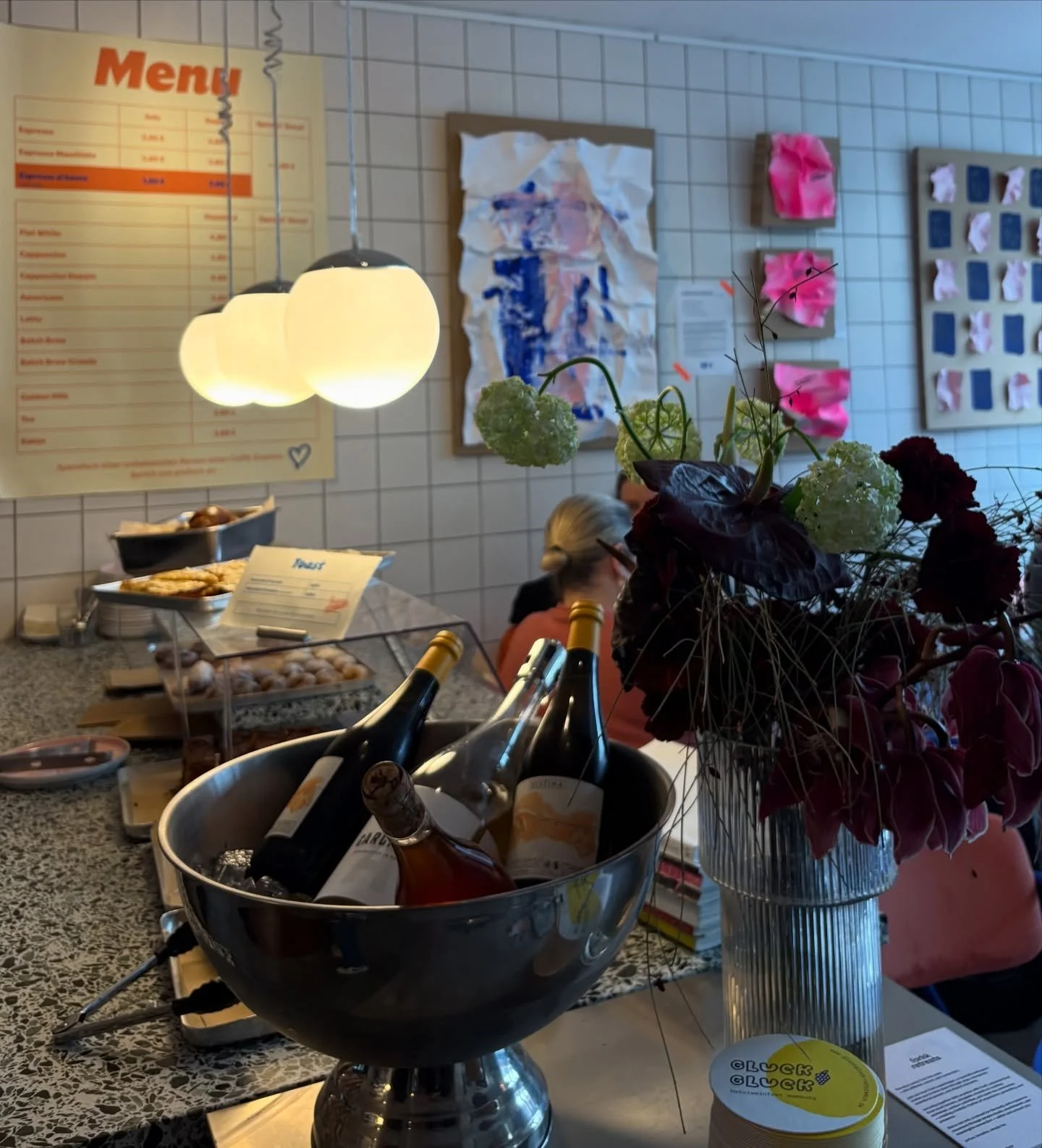 last Friday I learned just how well wine, caf&eacute; &amp; art go together