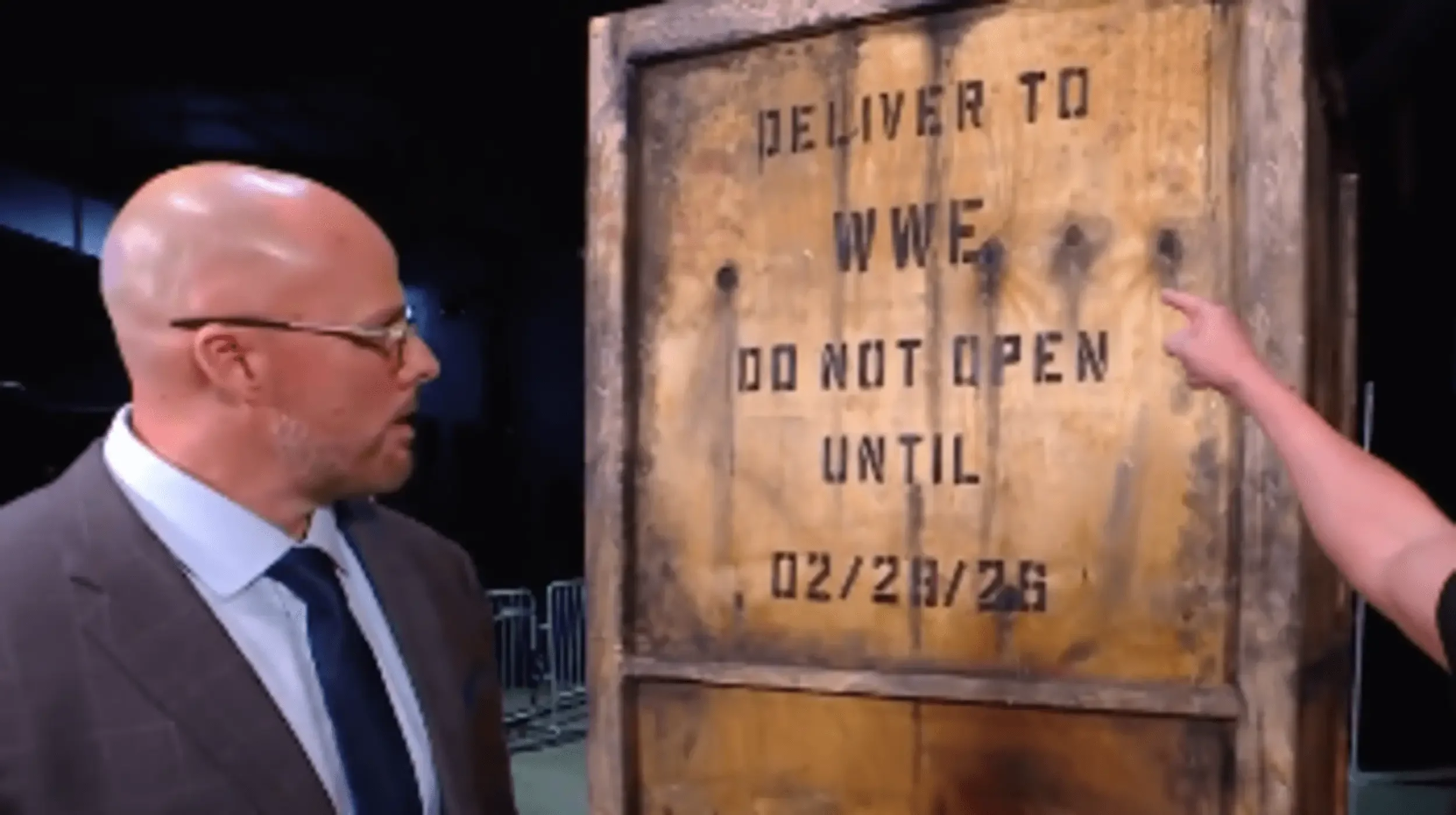 Top 5 WWE Superstars Who Could Be In The Mystery Box! (What's Inside?!)