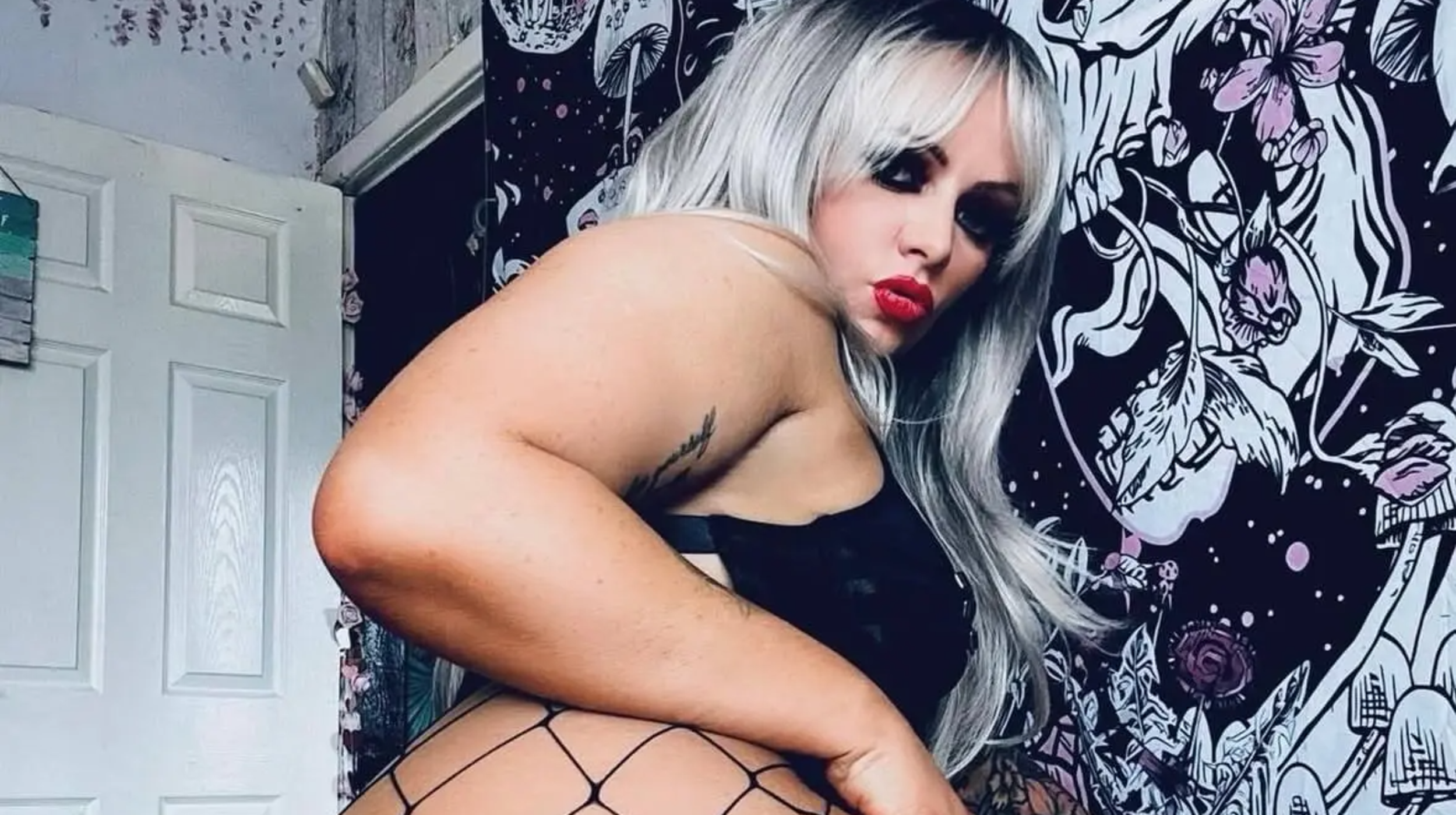 NSFW: Lana Austin Teases Latest OnlyFans Shoot