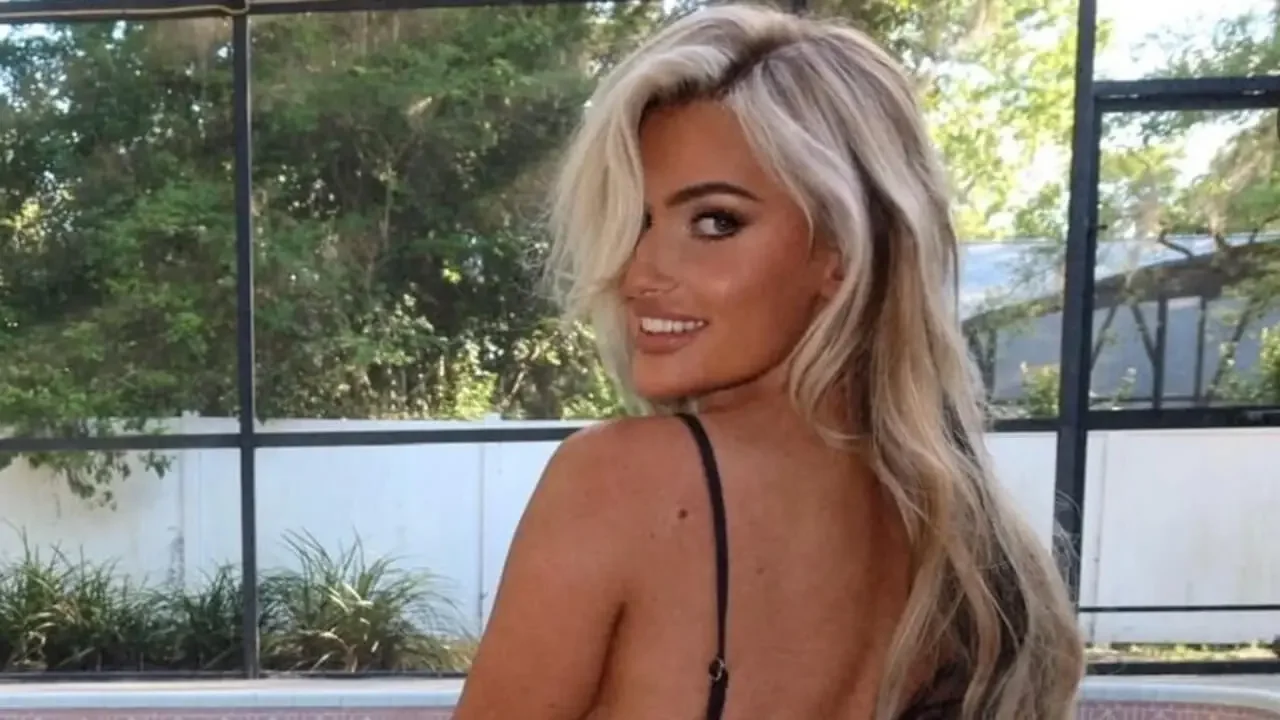 NXT’s Monroe Uses Top Asset to Blake The Internet