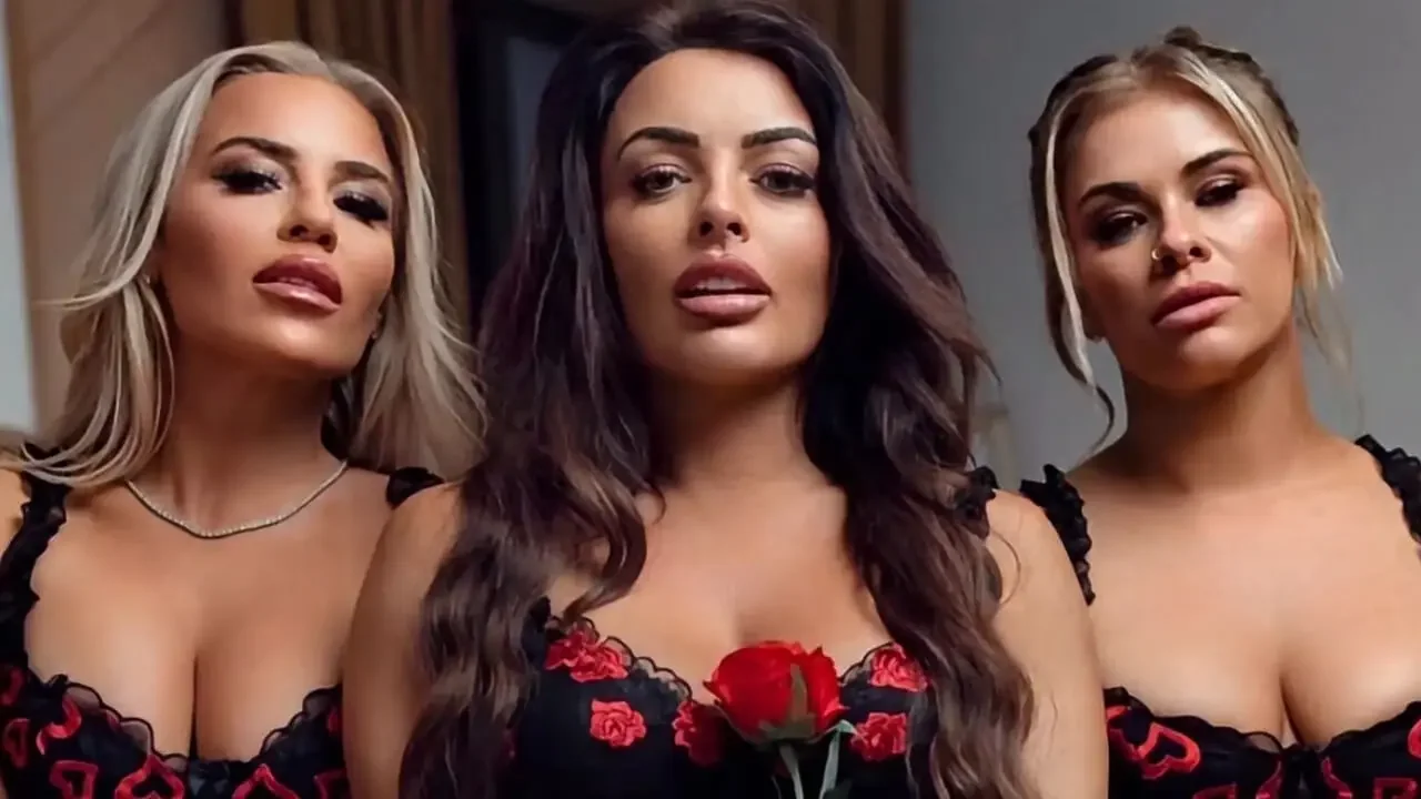 NSFW: Mandy Rose, Ash &amp; Paige VanZant “Be Themselves”