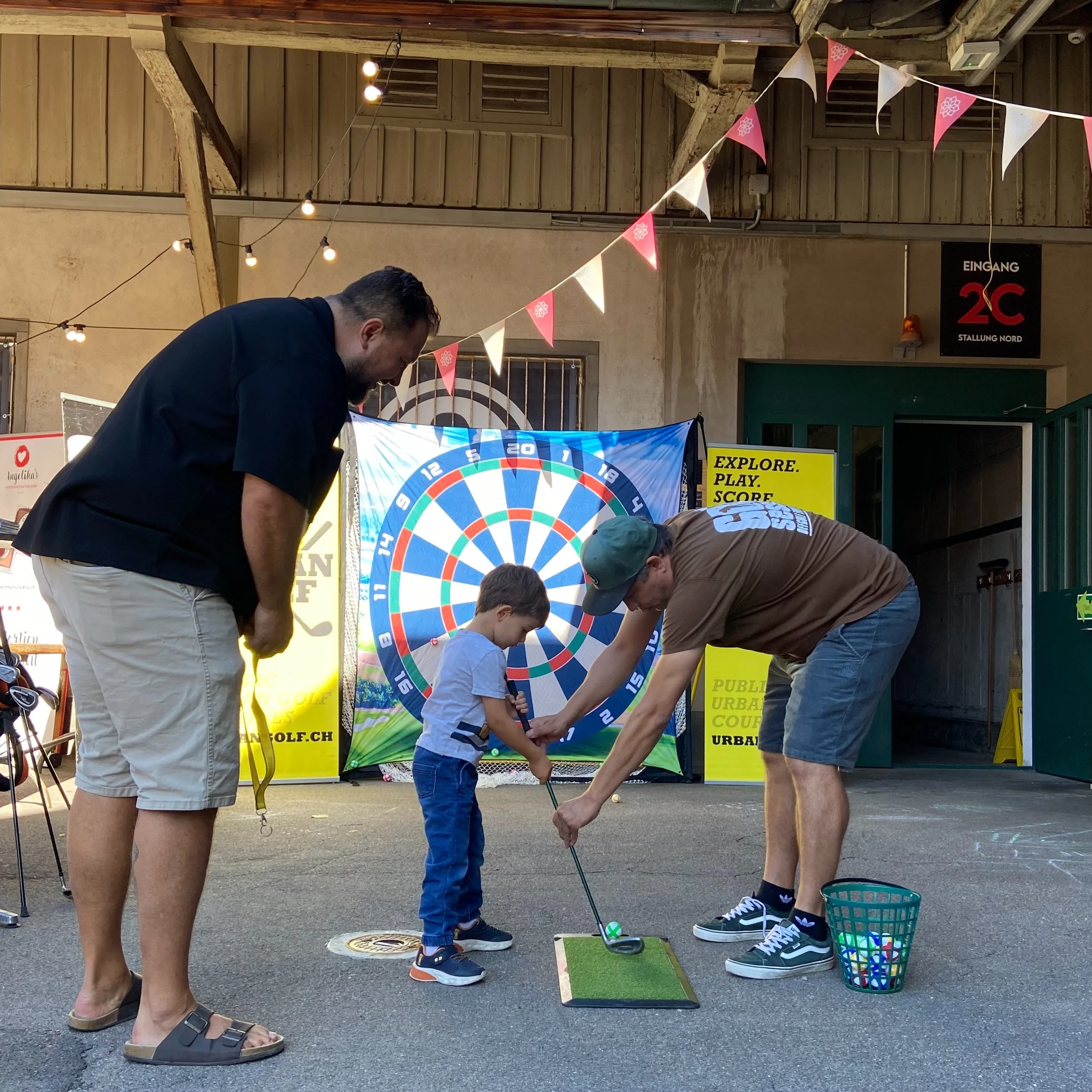 gameday @stadtkaserne_frauenfeld 🏌🏻&zwj;♀️🏌️&zwj;♂️🏌🏻
#urbangolf #kidsgolf #golf #streetgolf #gameday