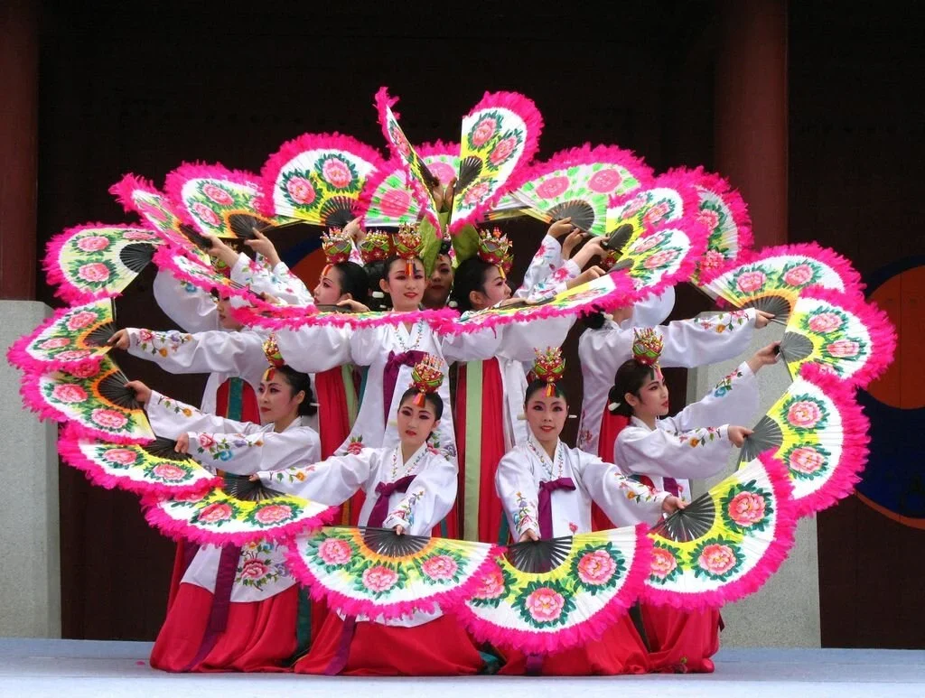 Korean Flower Fan Dance