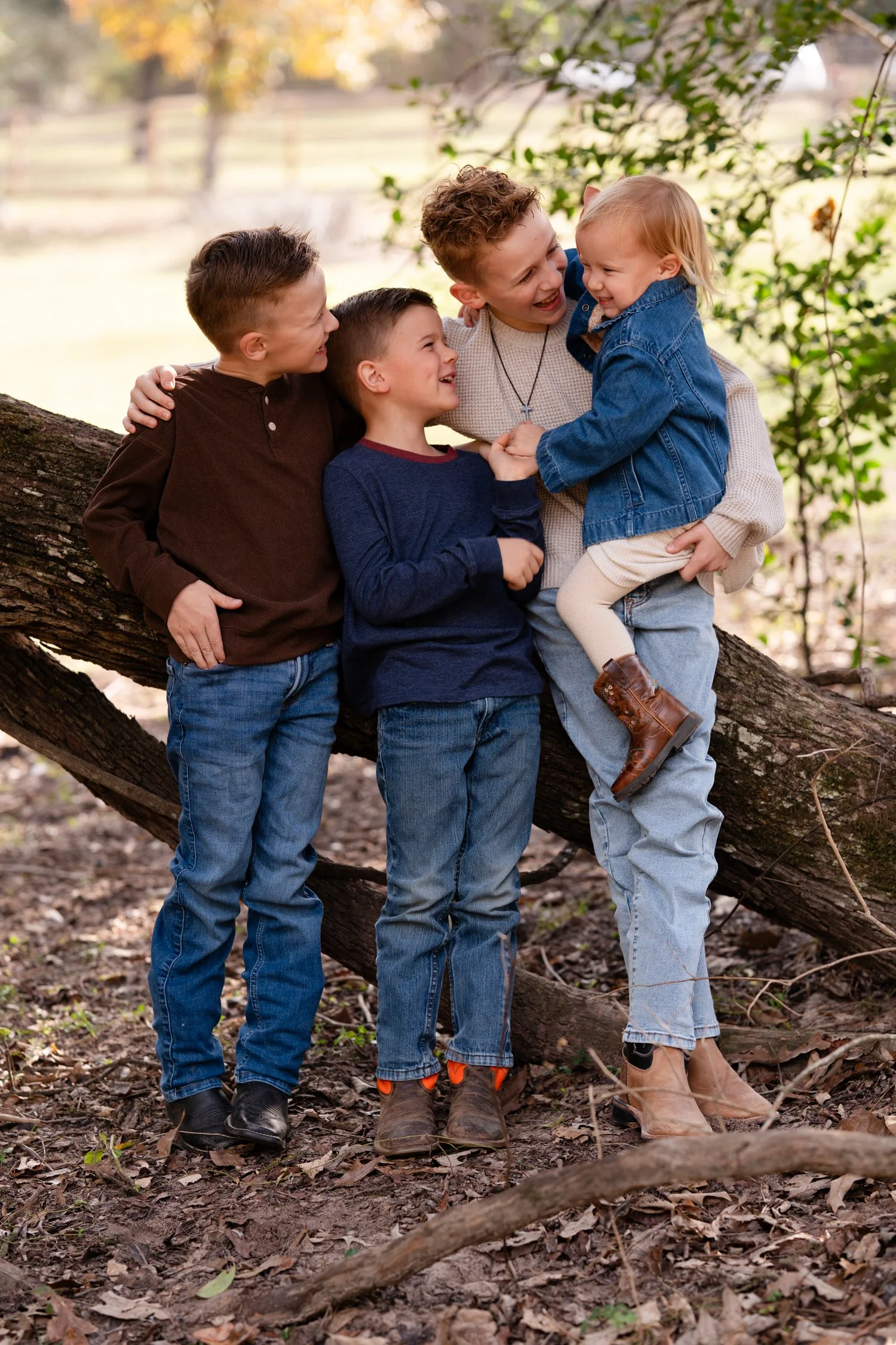 ThanksgivingFamPhotos2025WEB-38 copy.jpg