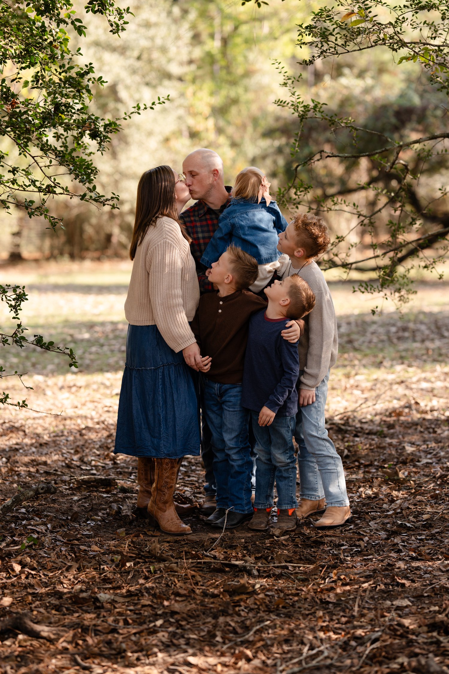 ThanksgivingFamPhotos2025WEB-70 copy.jpg