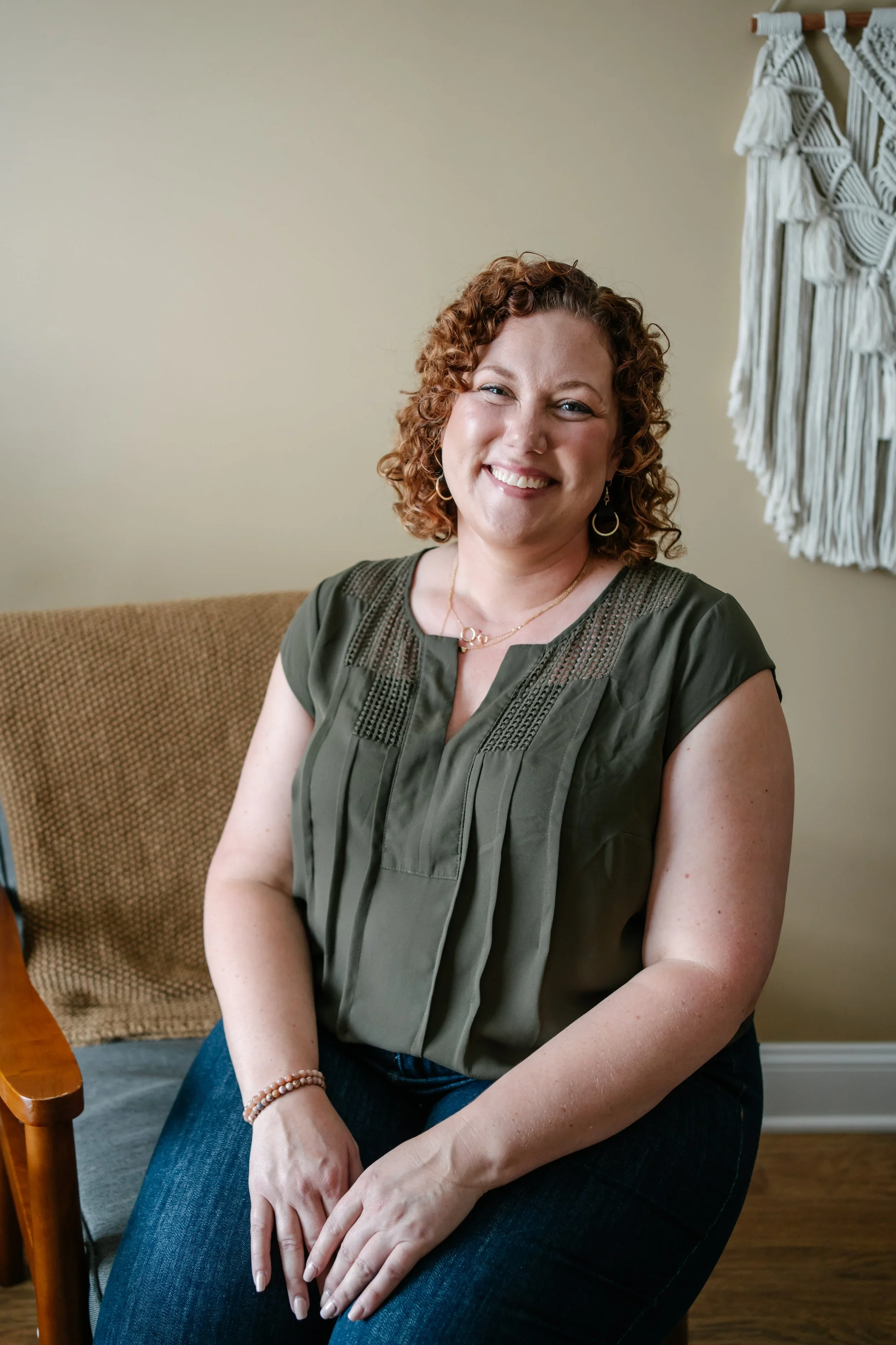 Portrait of Holly Thomas