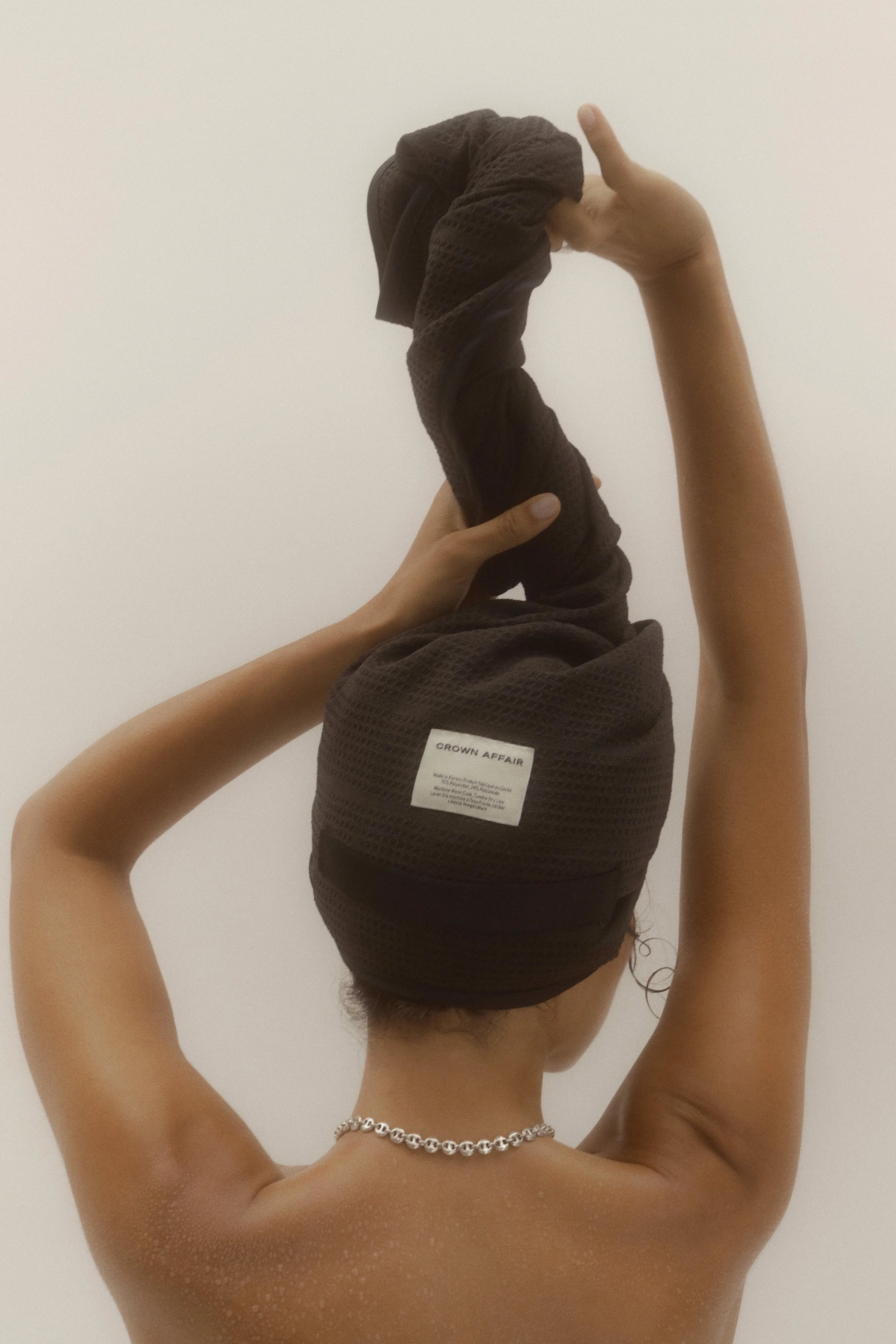 edit_241029_JI_CROWN_AFFAIR_BLACK_TOWEL_153 (1).jpg