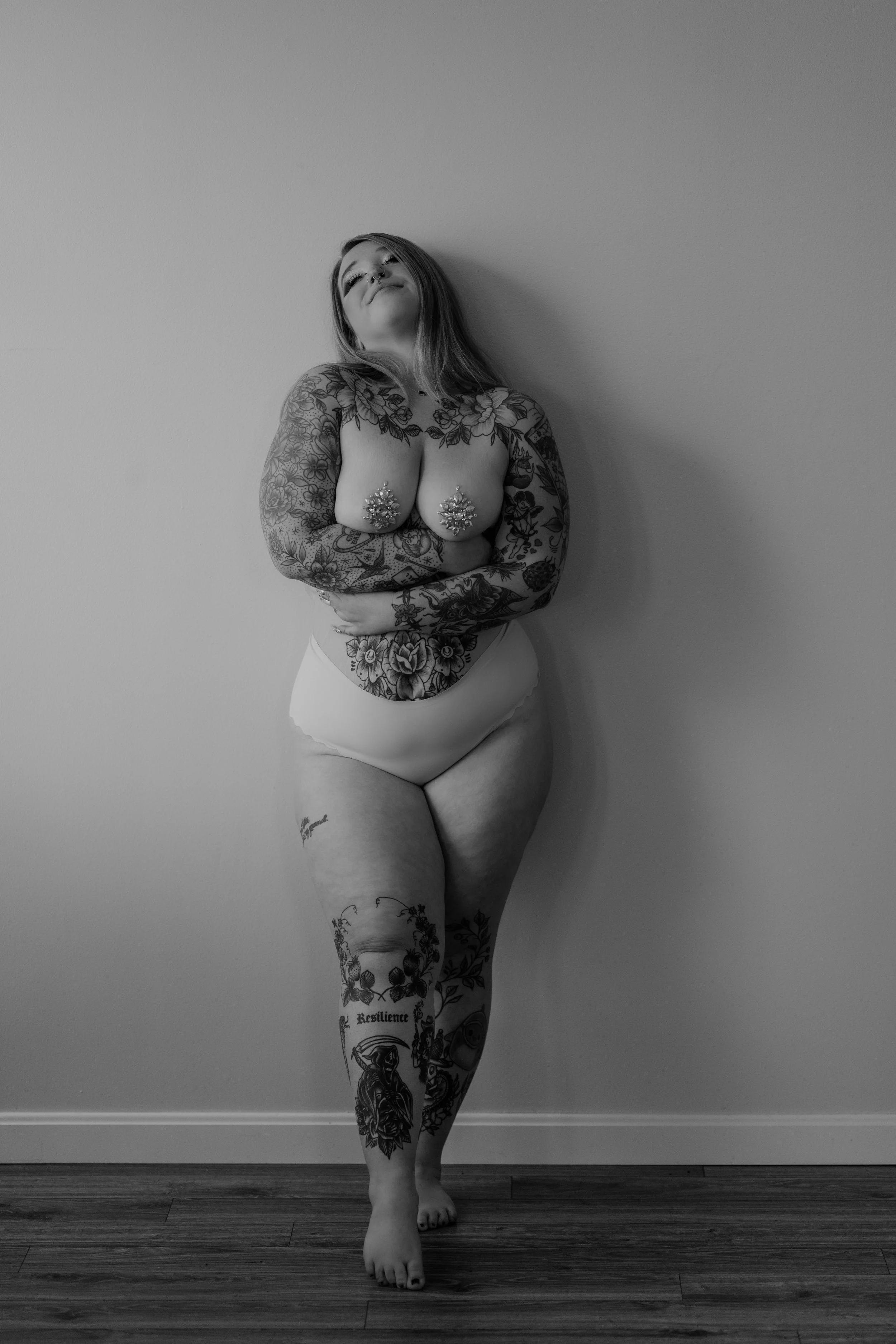 boudoir photographer for plus size women 