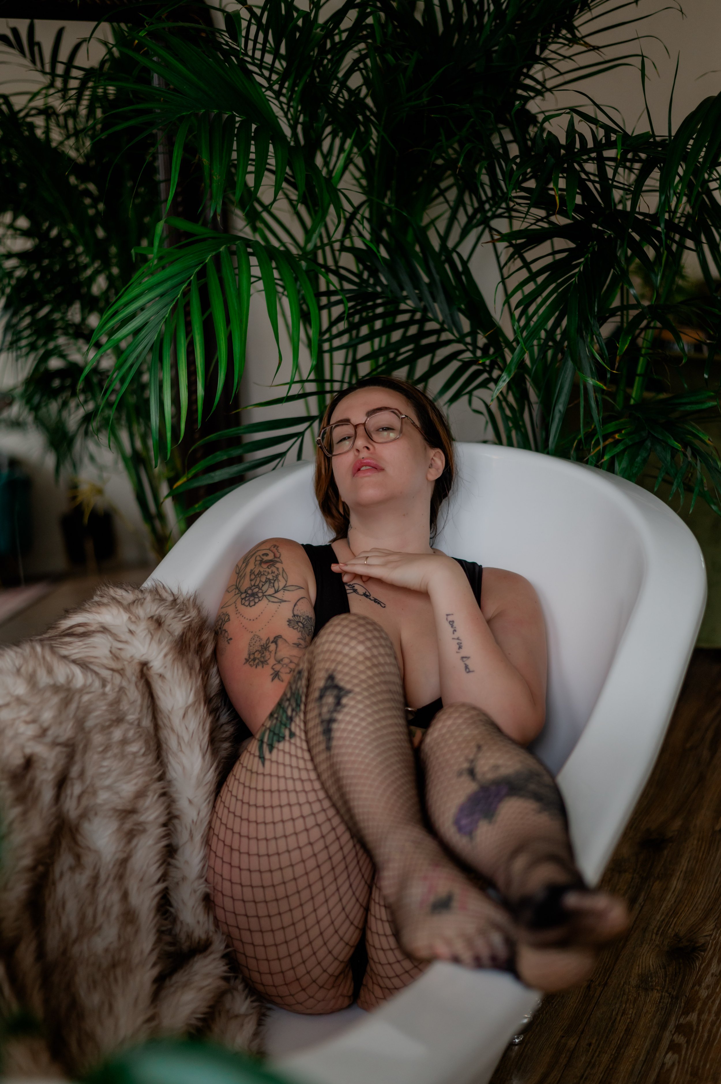 body positive boudoir photographer 