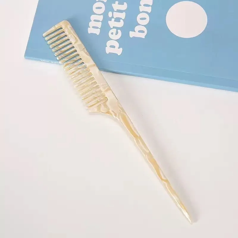 Tail Comb