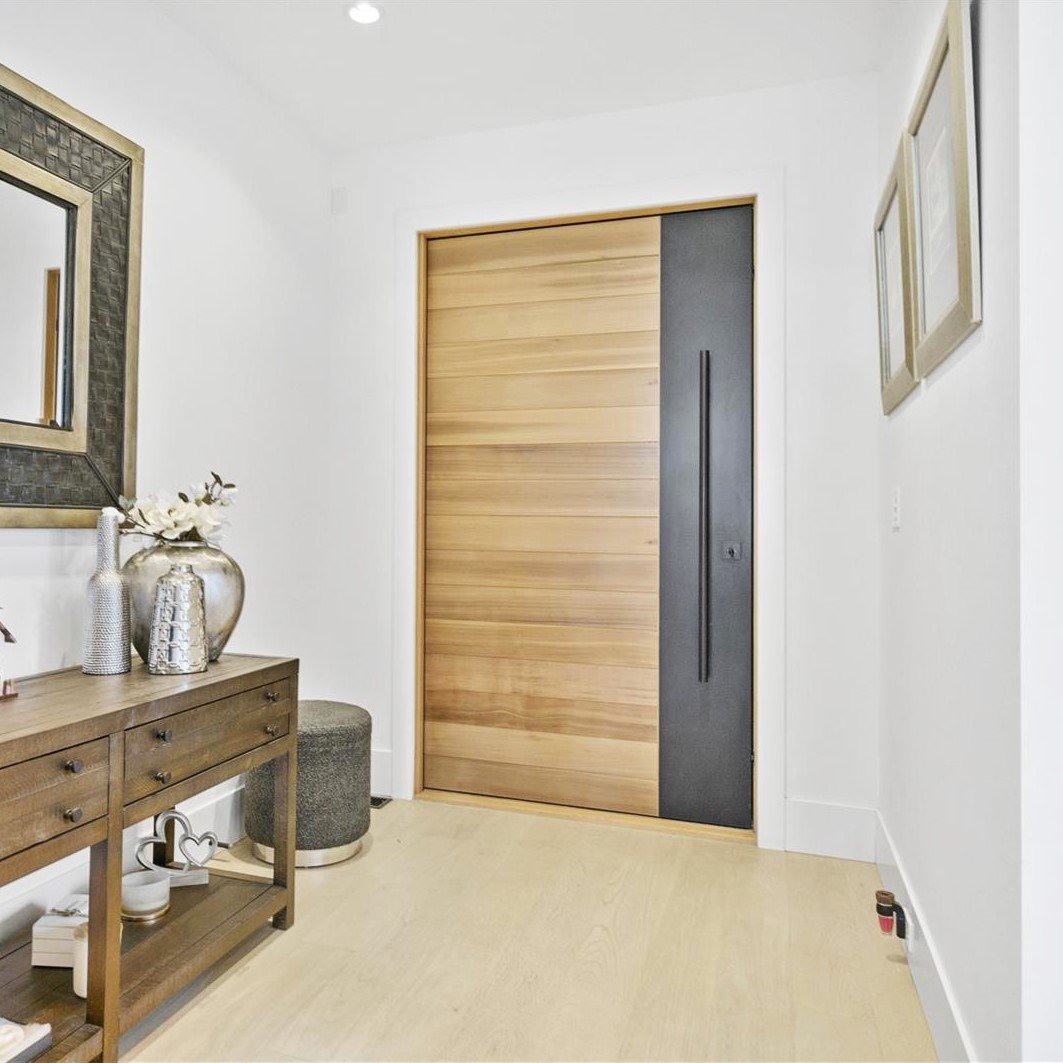 Karmanah Pivot Door 4.jpg