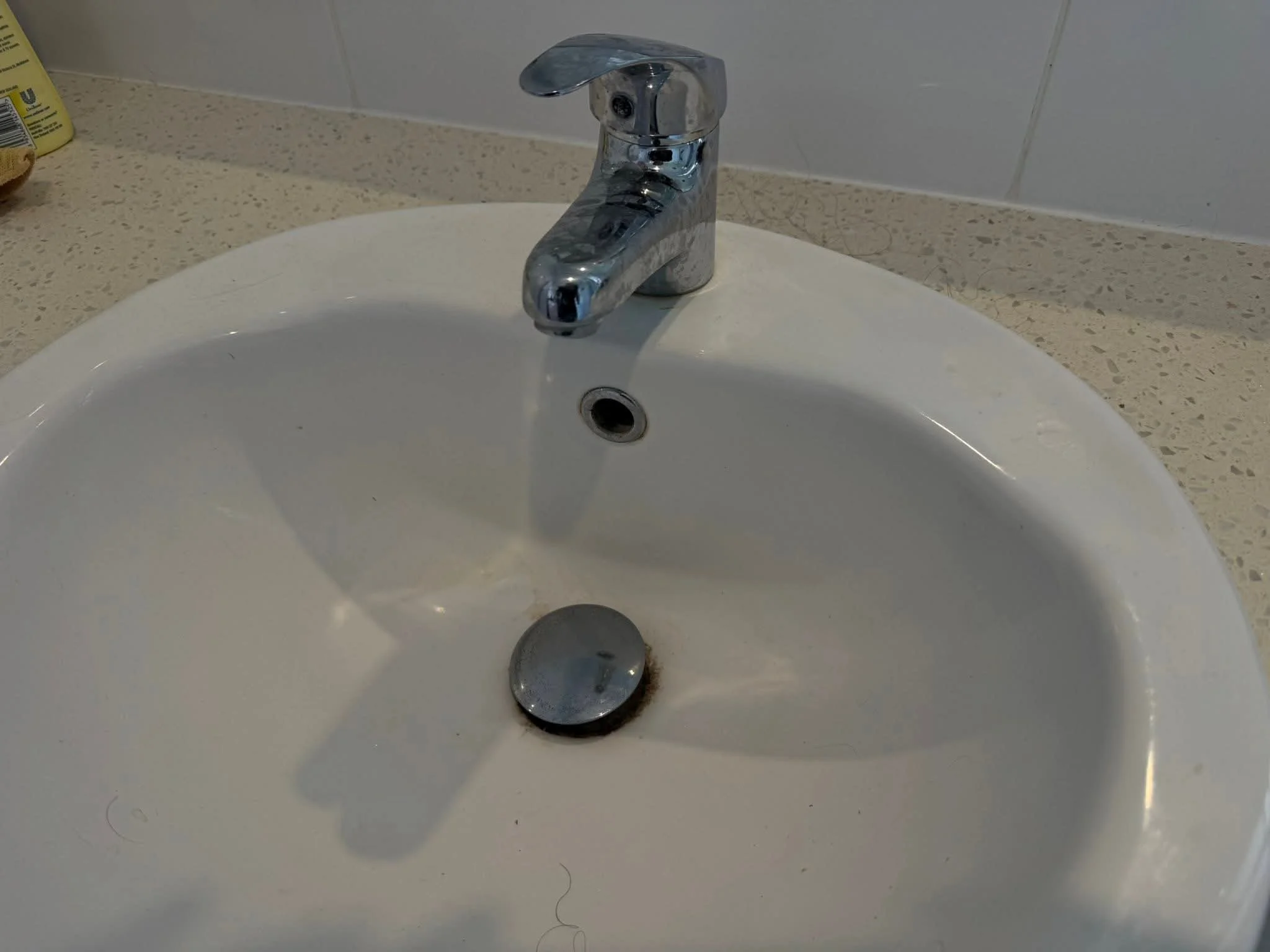 Bathroom cleaned and sanitised in Chiswick rental property