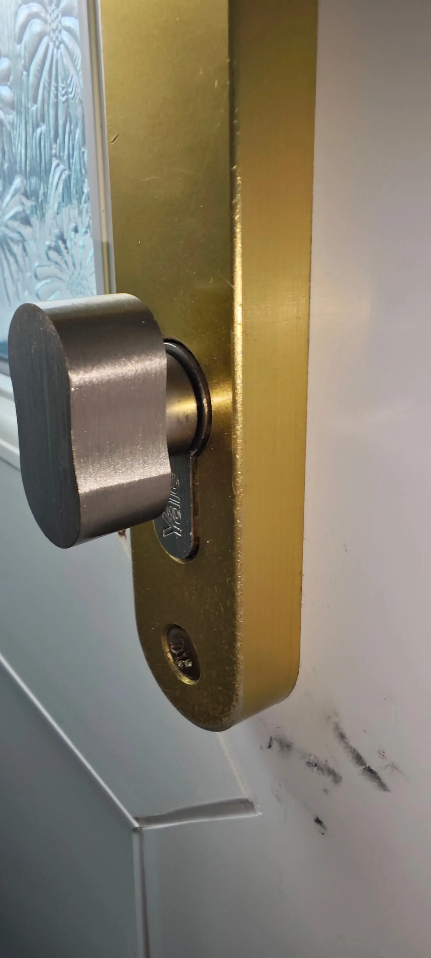 Yale uPVC door handles and euro cylinder lock replacement in Kensington.