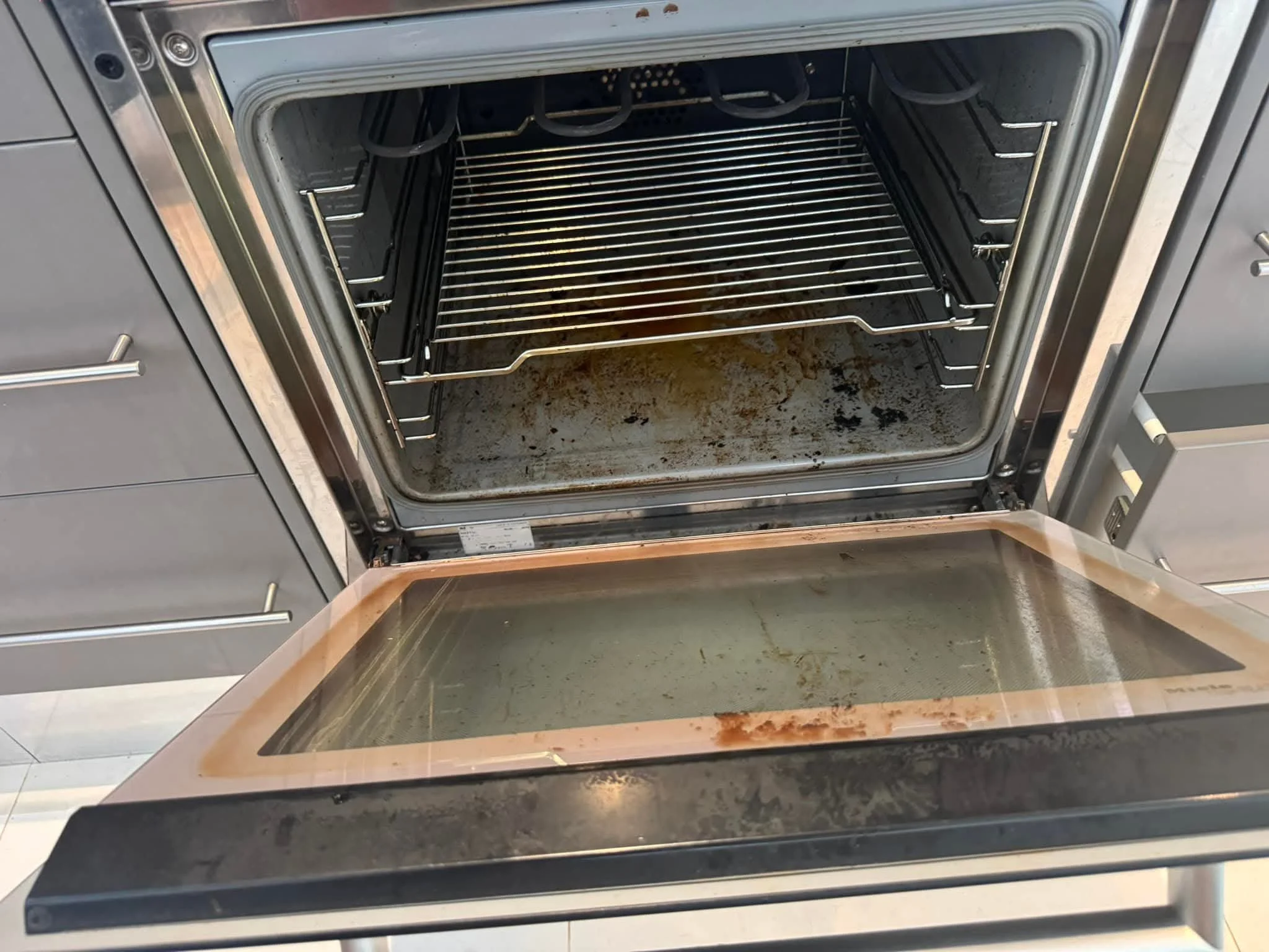 Kitchen and oven deep cleaned in Barking rental property