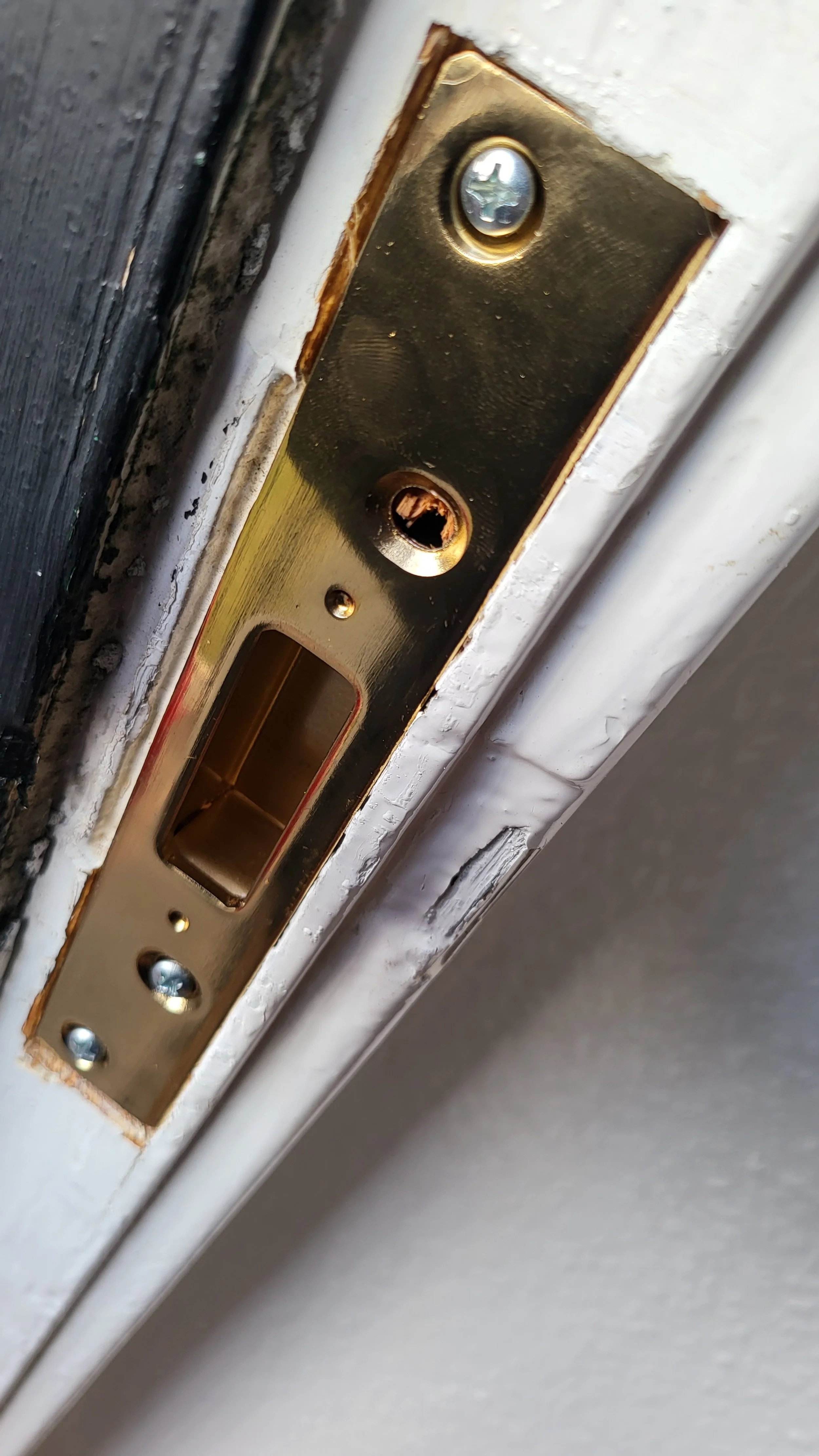 Lock replacement and maintenance services in Richmond