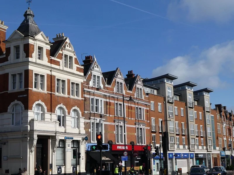 Clapham SW4 – cleaning, locksmith and removals services