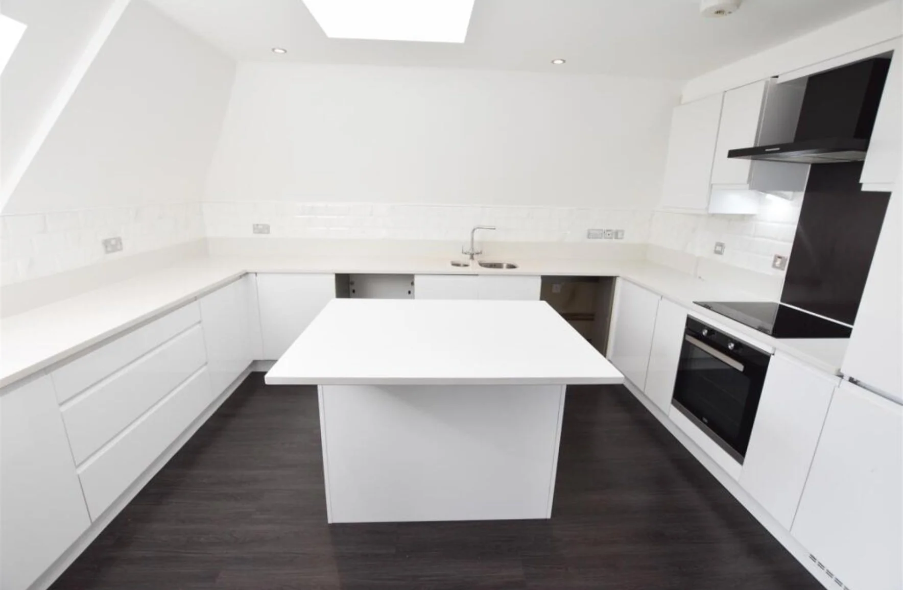 Kitchen deep cleaned for move-out inspection in Hammersmith