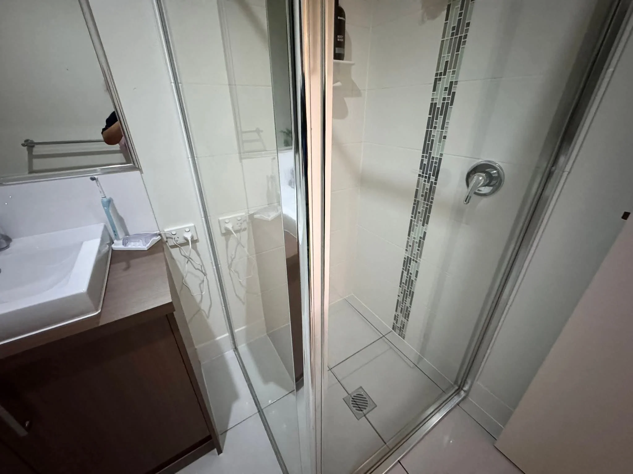 Bathroom professionally cleaned in Richmond rental home