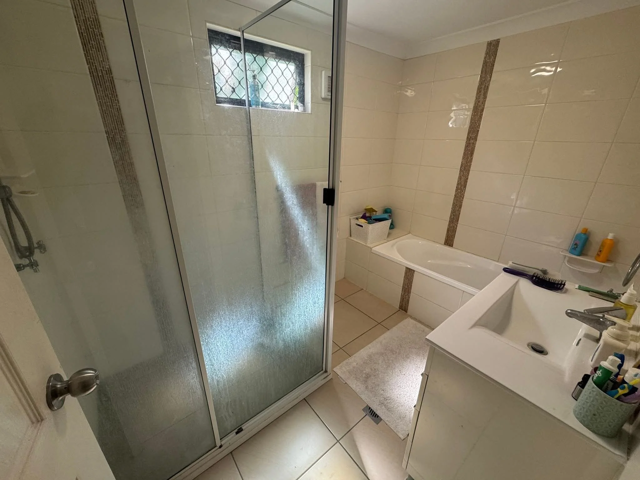 Bathroom descaling and sanitising in Ealing property