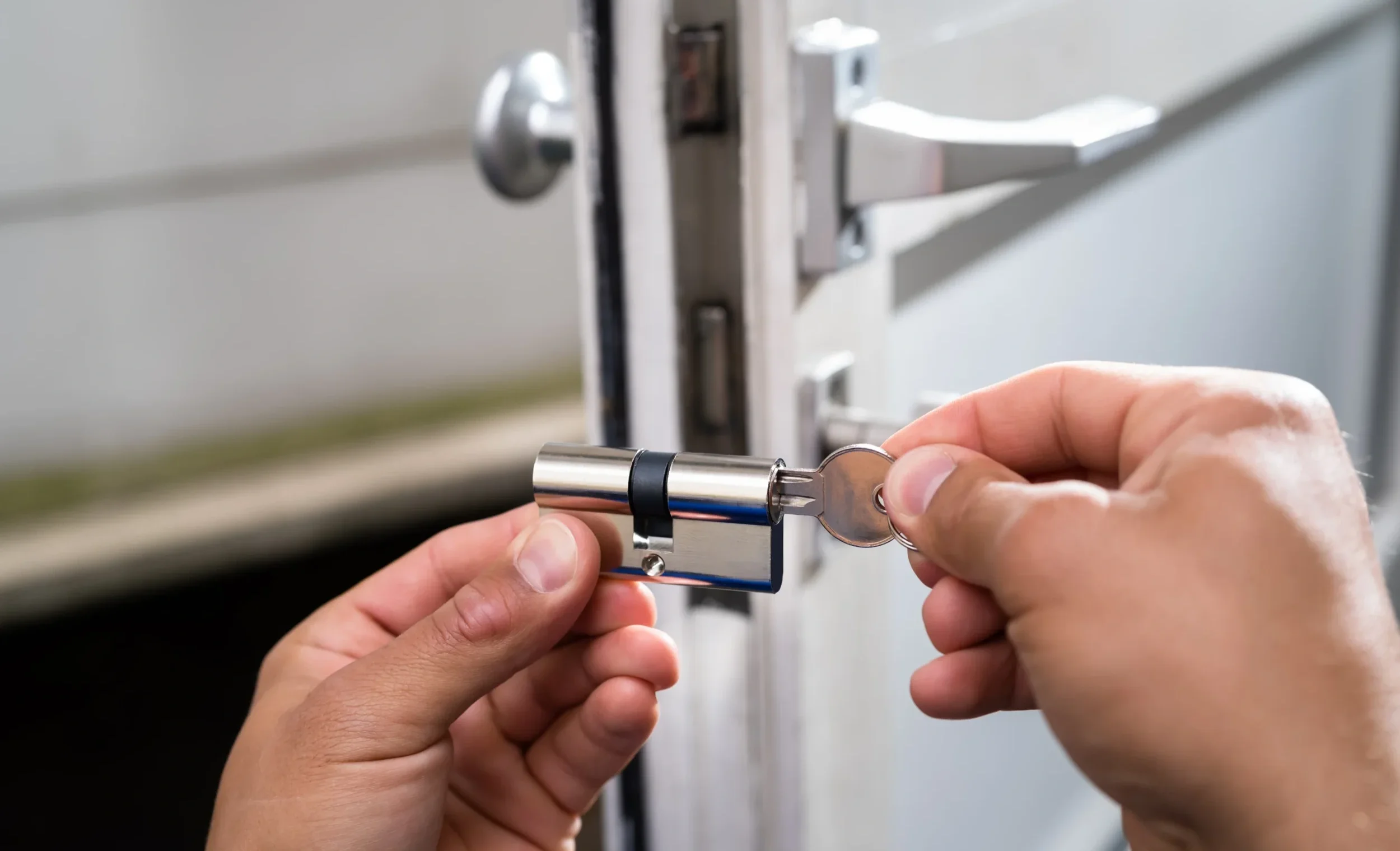 Residential & Commercial Locksmith Services in West London