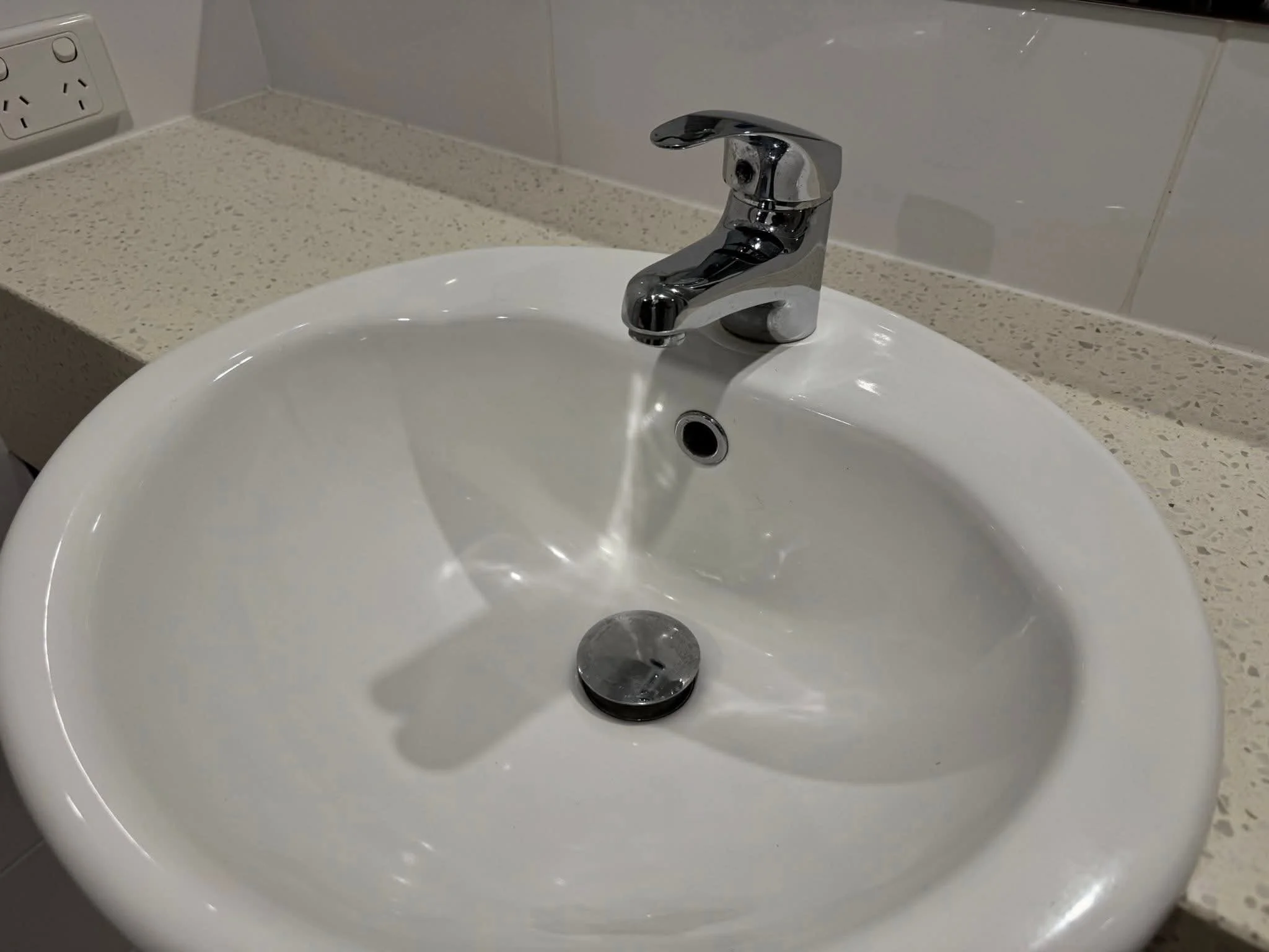 Bathroom cleaned and sanitised in Chiswick rental property