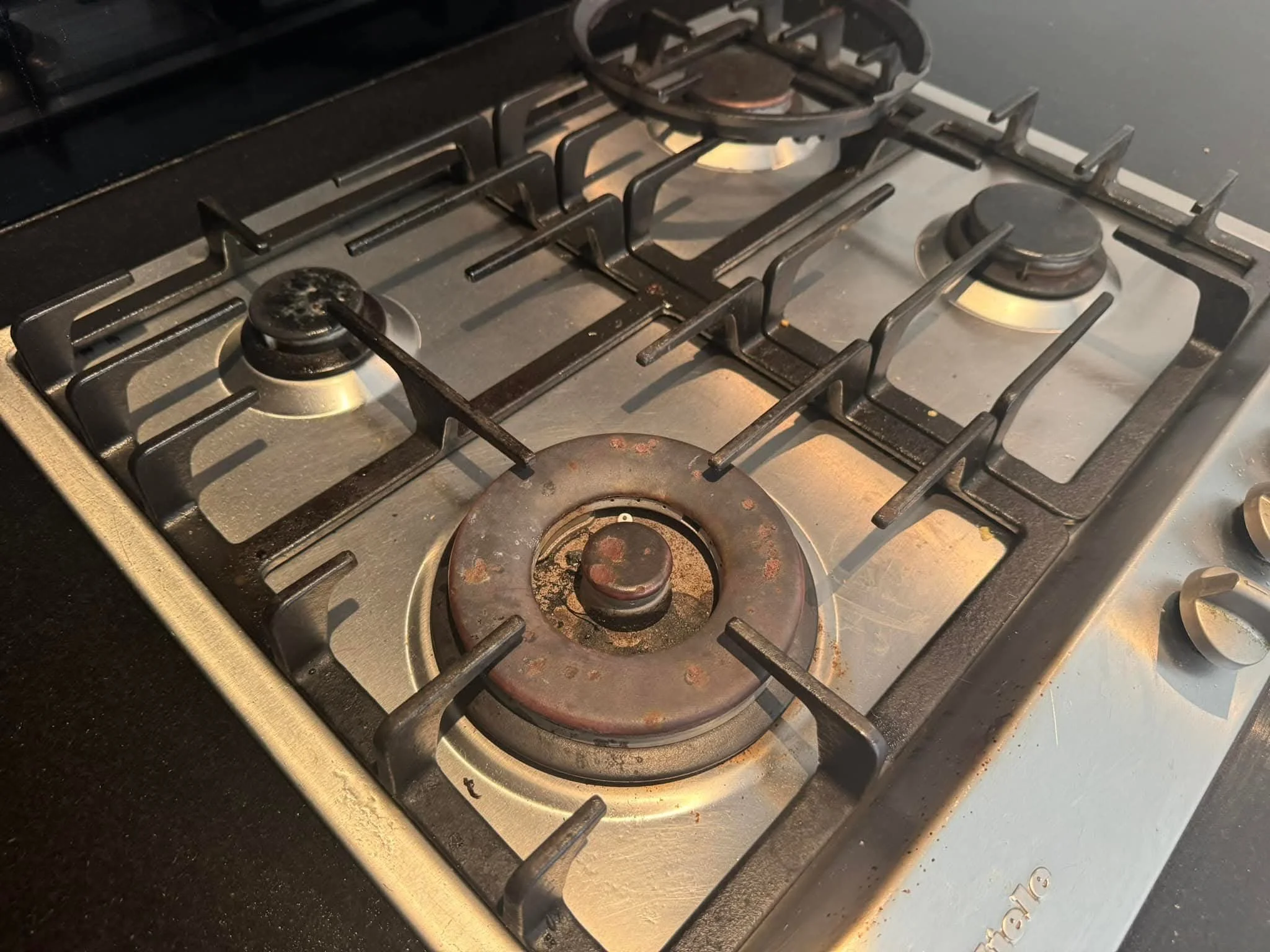 Oven and hob professionally cleaned in Romford rental property