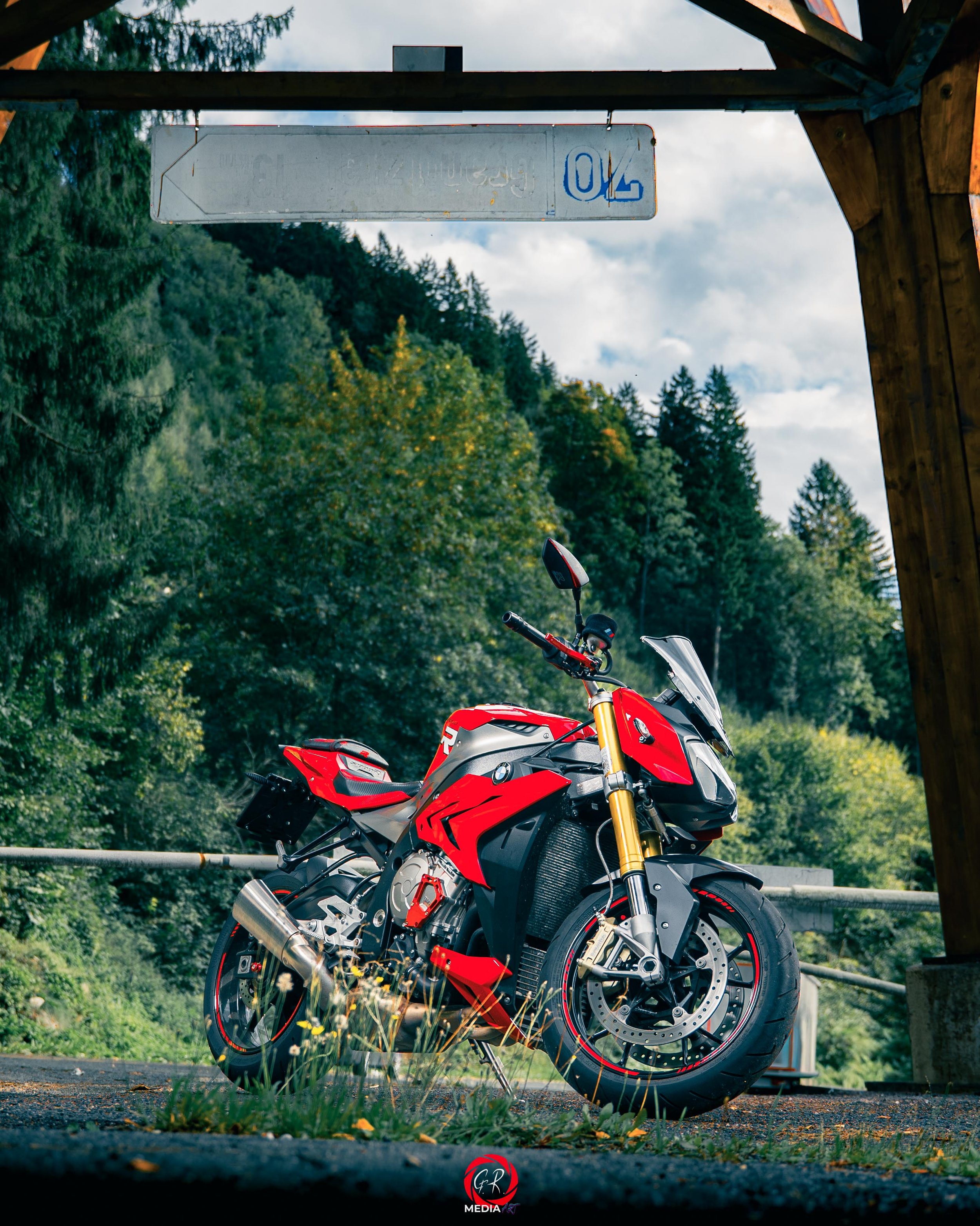 Professionelle Produktfotografie der BMW S1000 RR in Wolfsberg, Kärnten. Erstellt von Gr Media Art.