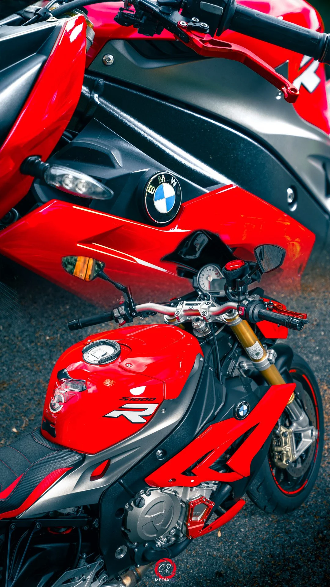 Detailaufnahme des Motors der BMW S1000 RR. Hochwertige Fotografie für den Verkauf.