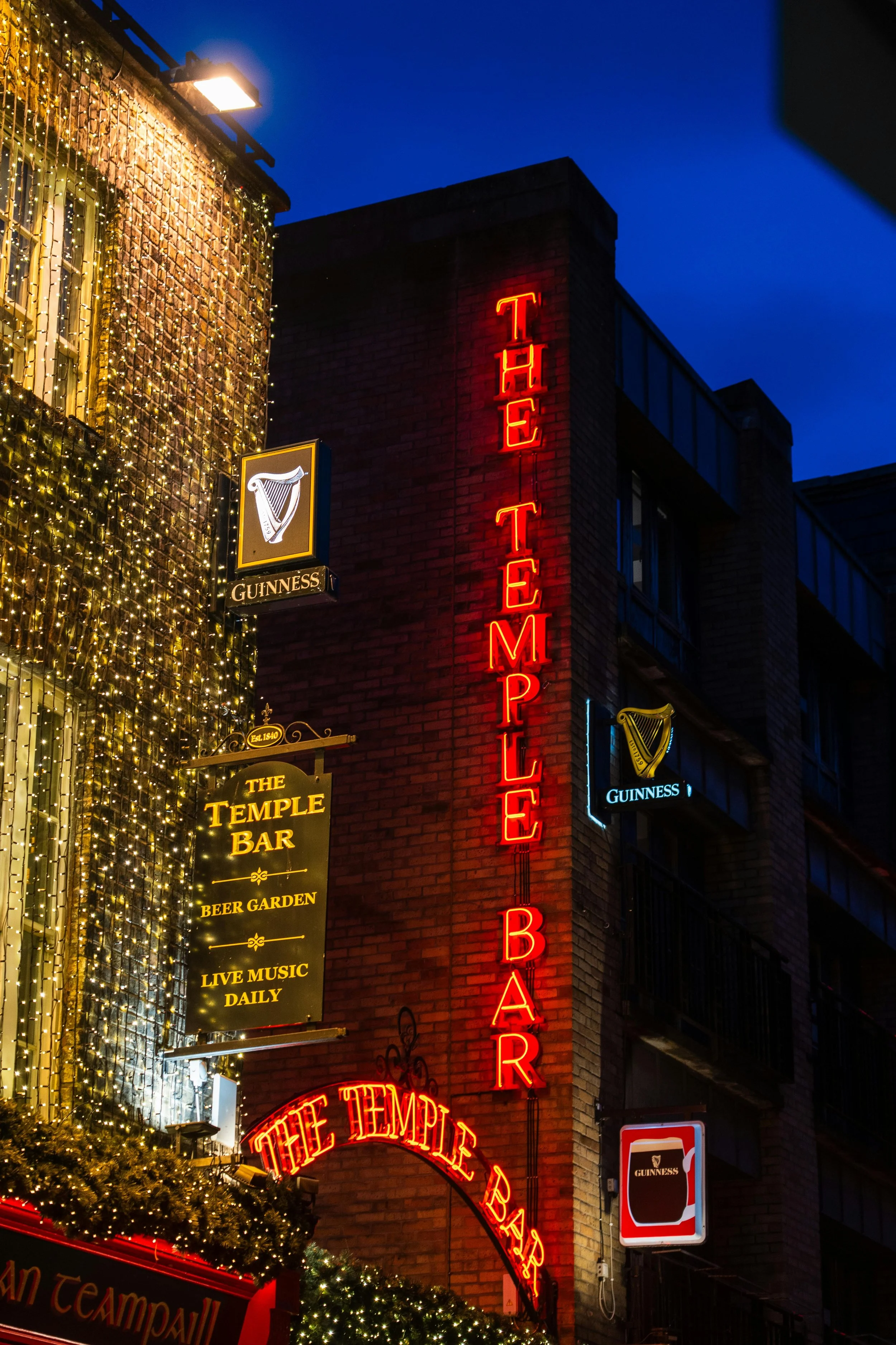 dublin temple bar.jpg