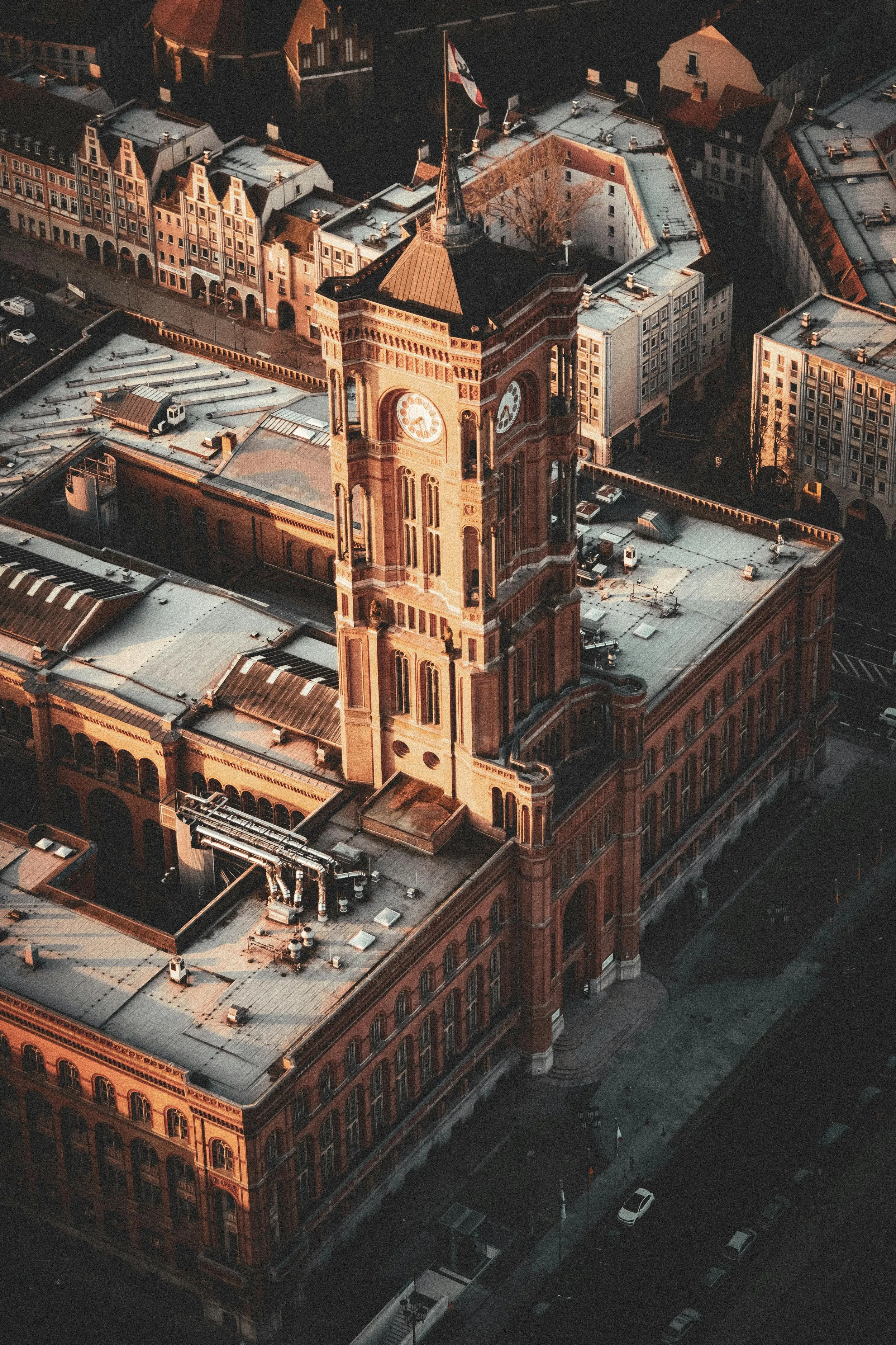 berlin roted rathaus.jpg